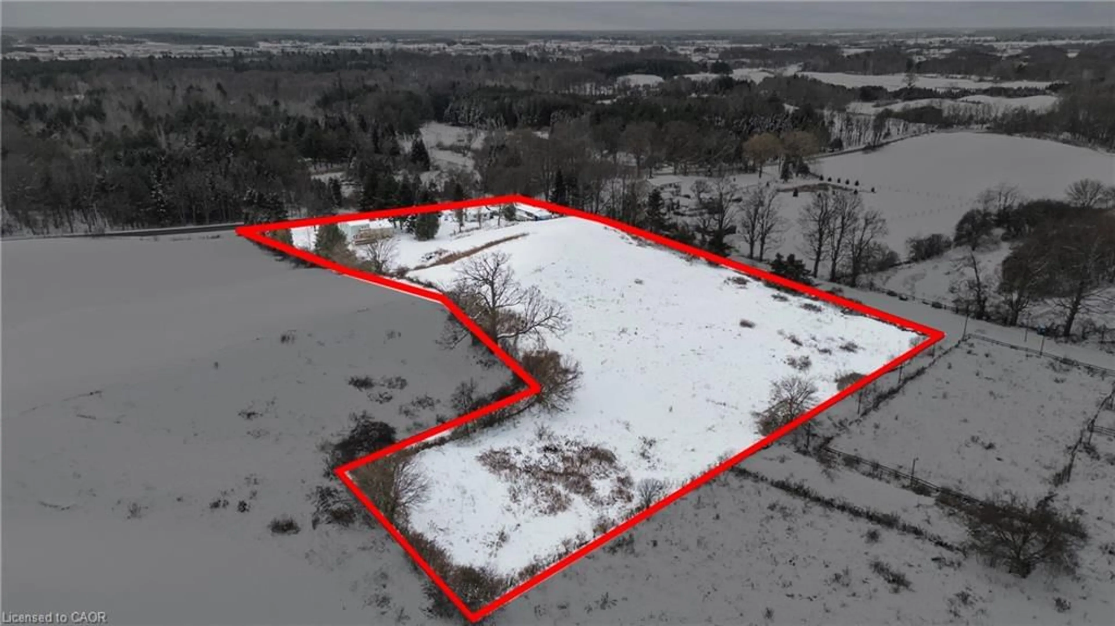 A pic from outside/outdoor area/front of a property/back of a property/a pic from drone, unknown for 867 Jerseyville Rd, Ancaster Ontario L0R 1R0