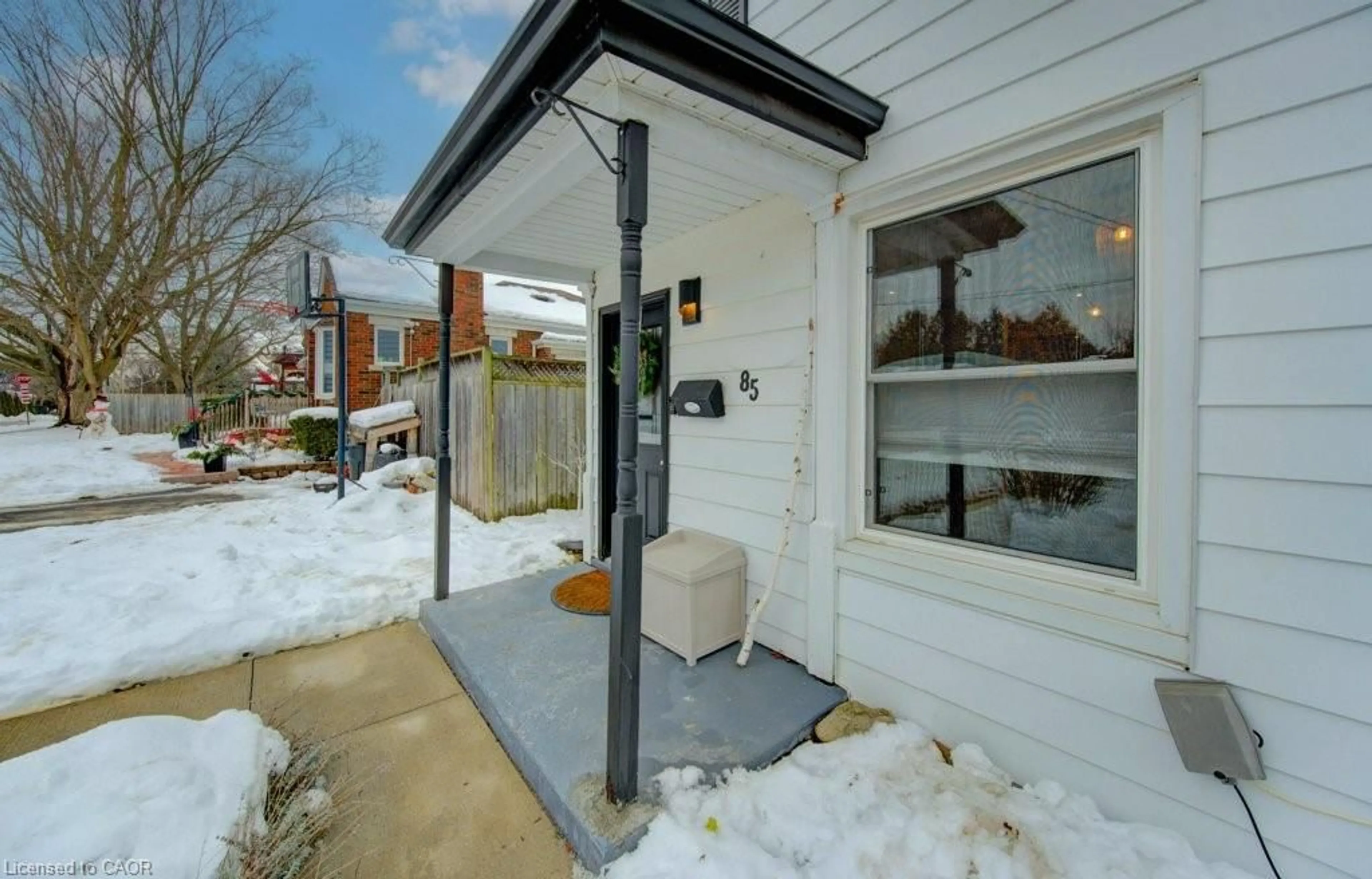 Patio, street for 85 Chalmers St, Cambridge Ontario N1R 5B9