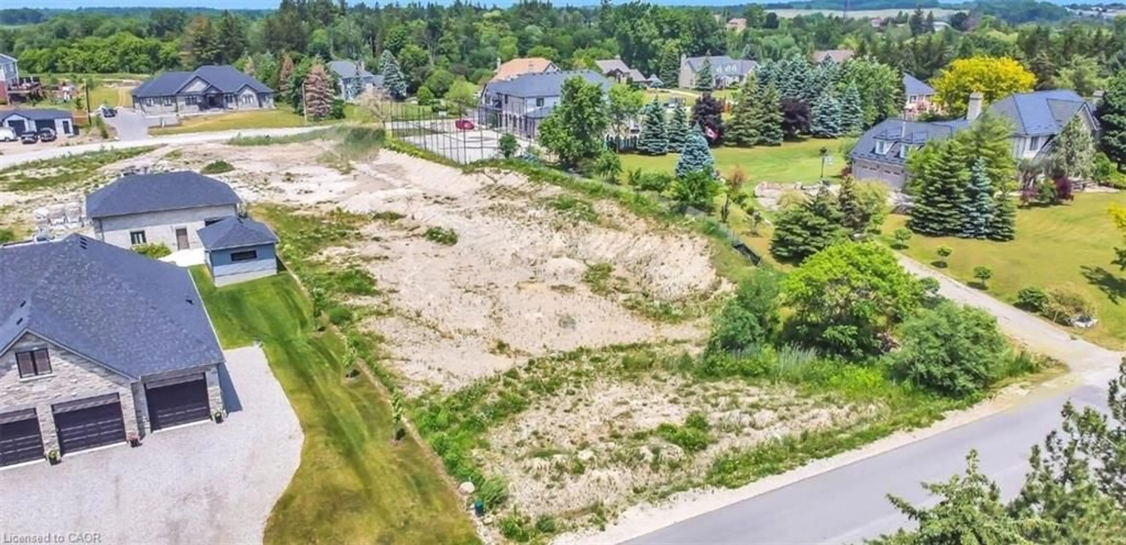 A pic from outside/outdoor area/front of a property/back of a property/a pic from drone, water/lake/river/ocean view for 1170 Ratcliffe Dr, Cambridge Ontario N3E 0B8