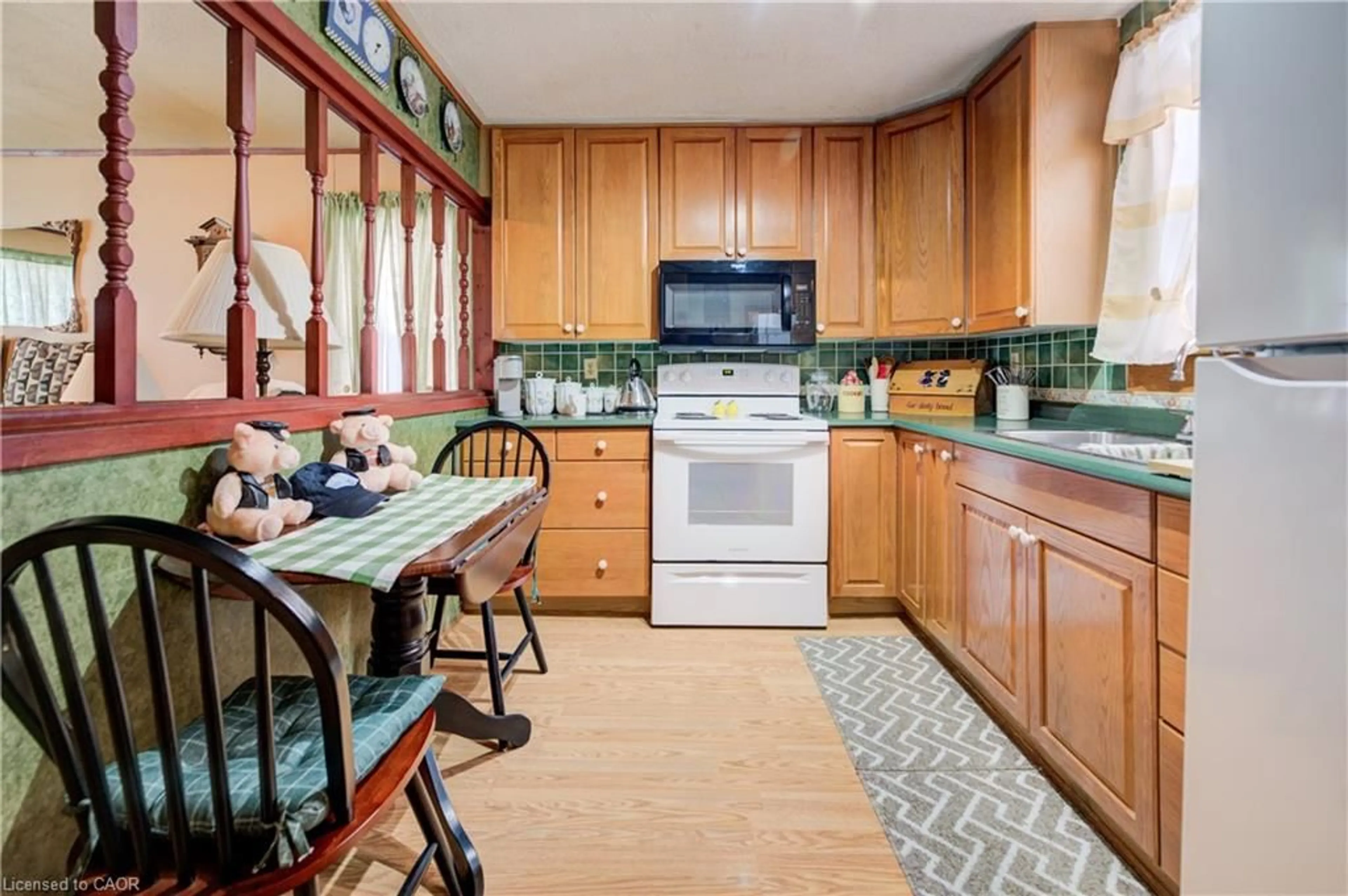 Open concept kitchen, ceramic/tile floor for 27 North Court St, Norwich Ontario N0J 1P0