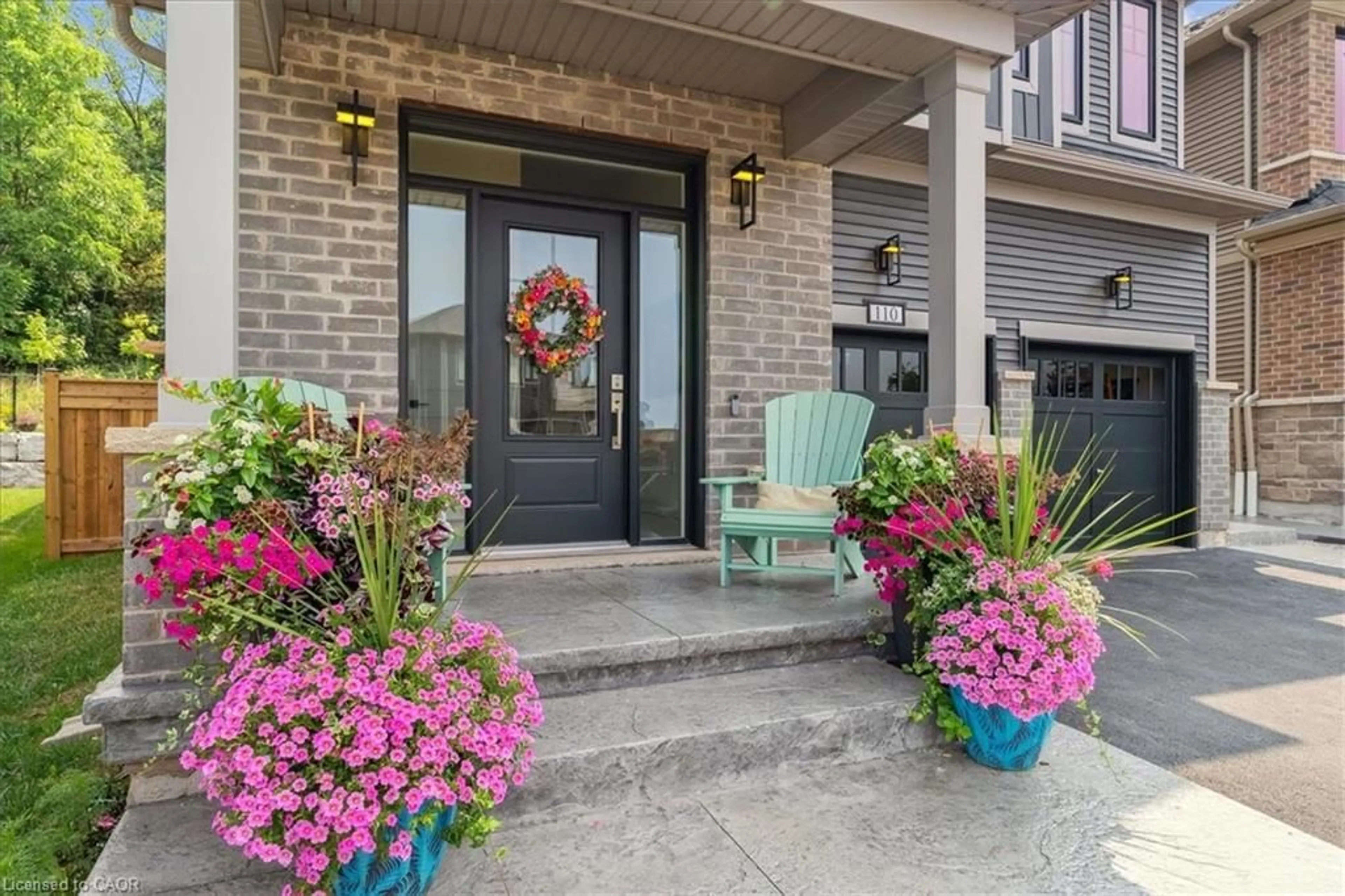 Indoor entryway for 110 Terrace Dr, Grimsby Ontario L3M 2L1