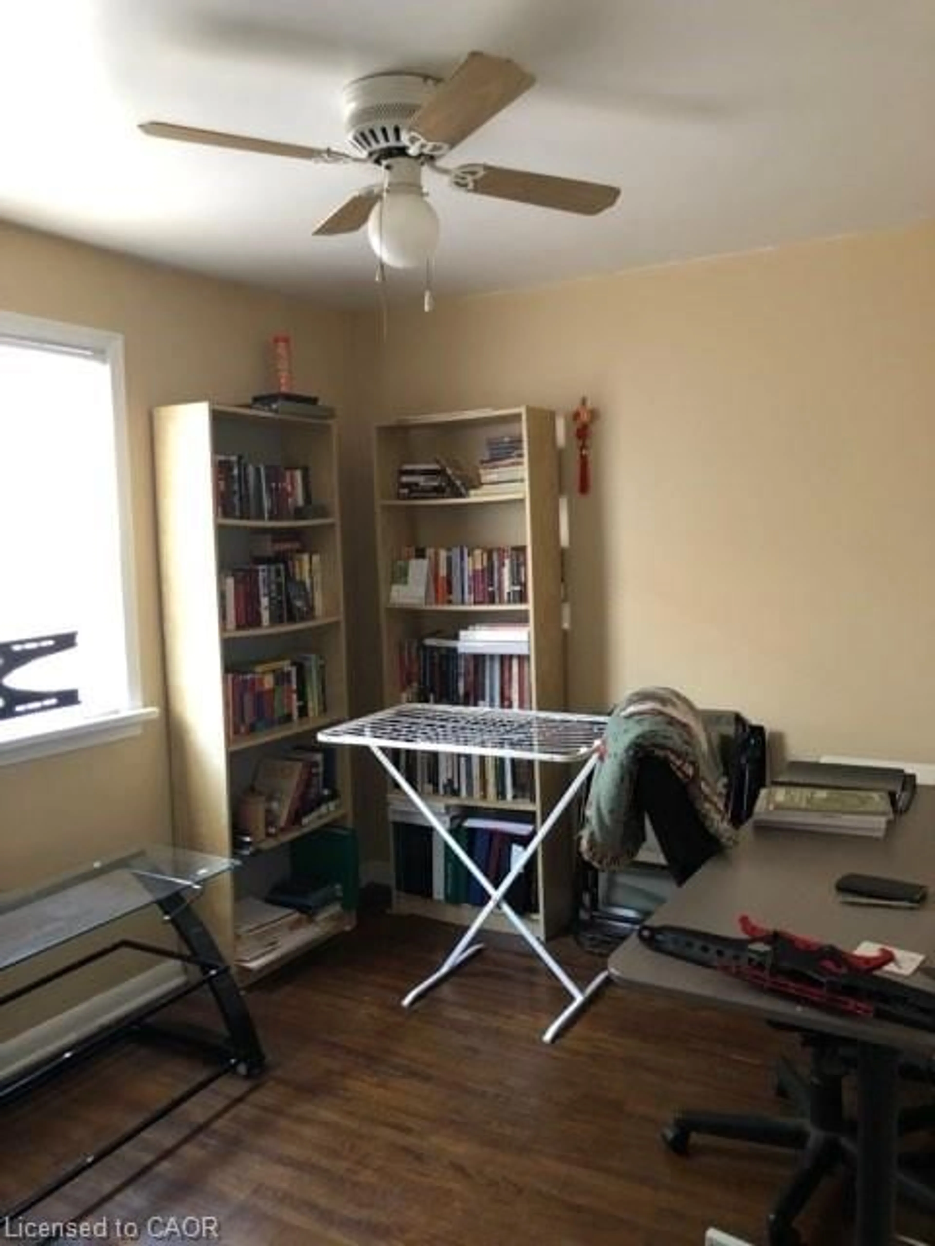 A pic of a room for 66 Queen St, Thorold Ontario L2V 3N5