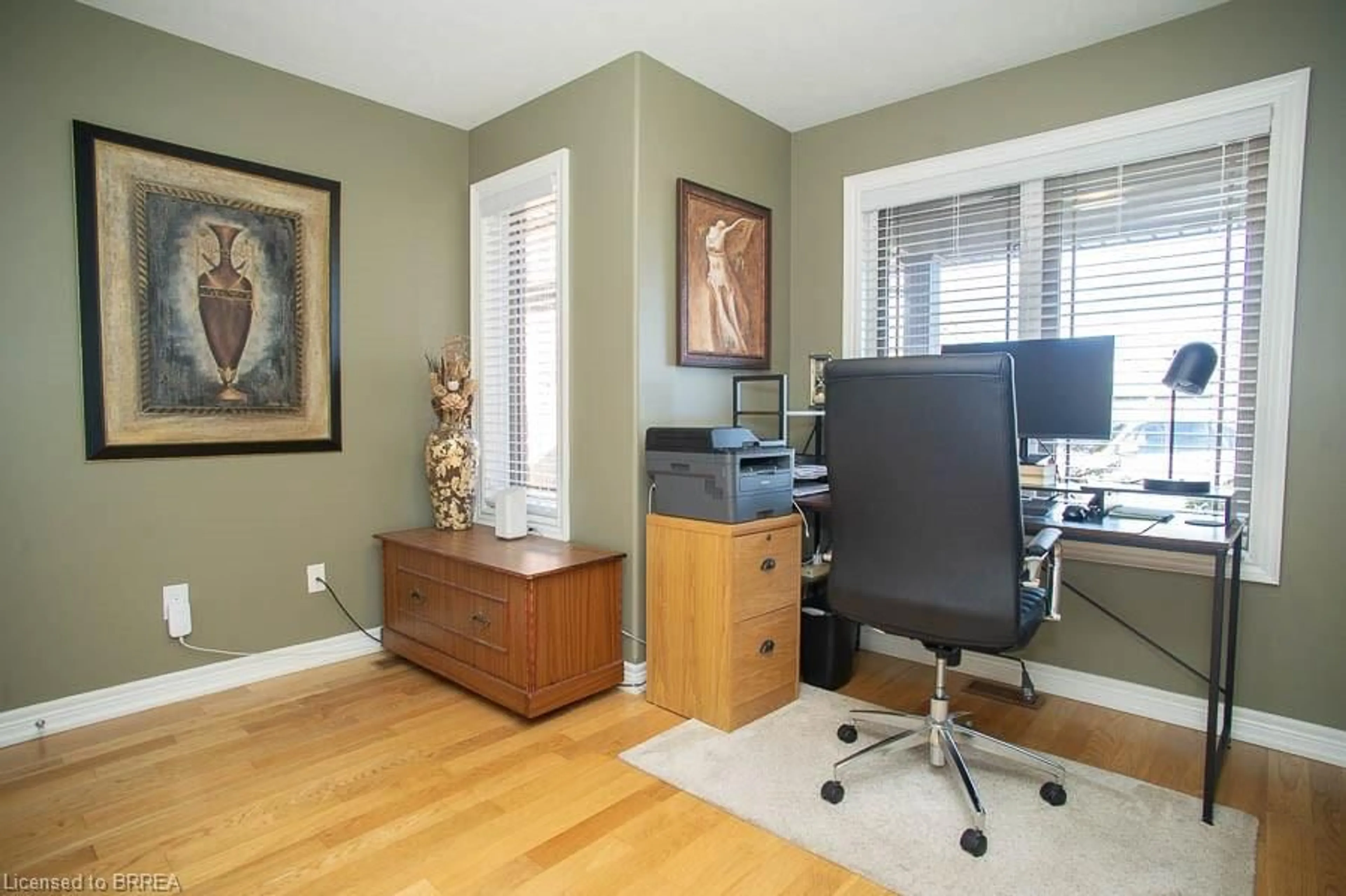 A pic of a room for 9 Davey Crt, Jarvis Ontario N0A 1J0