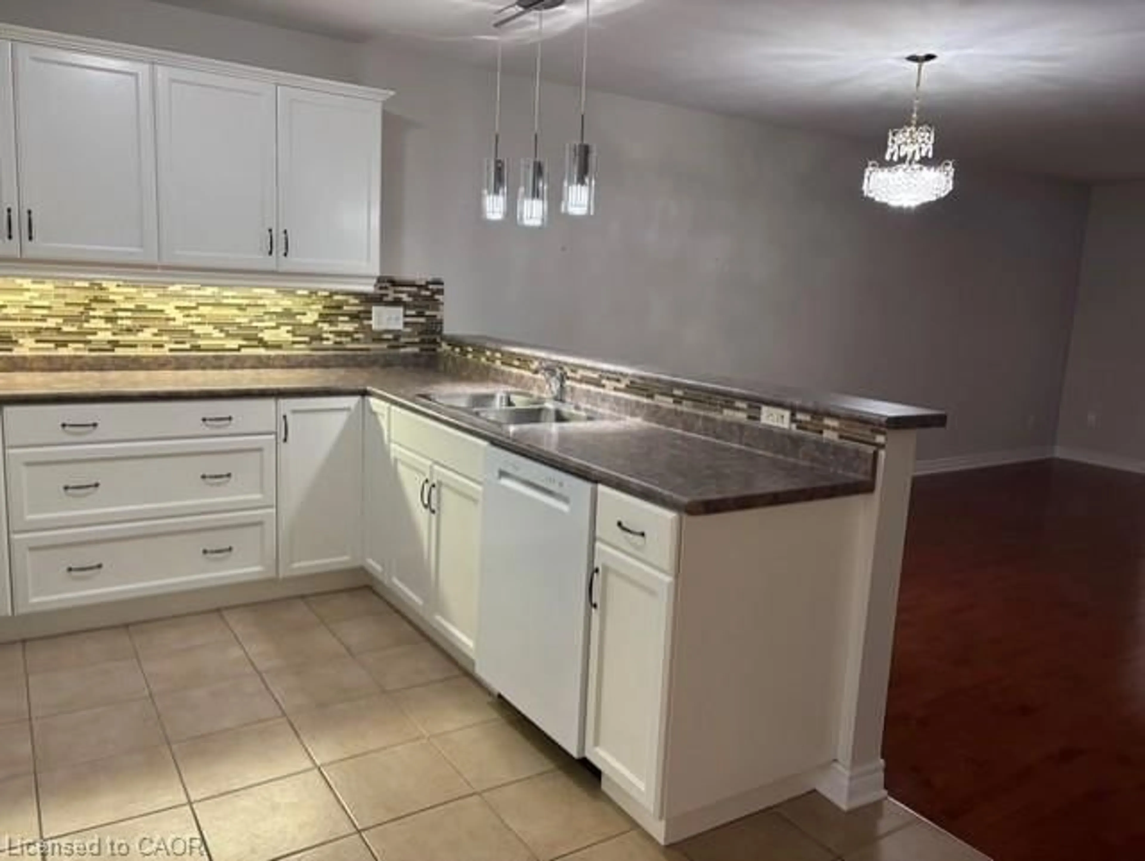 Open concept kitchen, ceramic/tile floor for 4086 Simons Lane, Vineland Ontario L0R 2C0