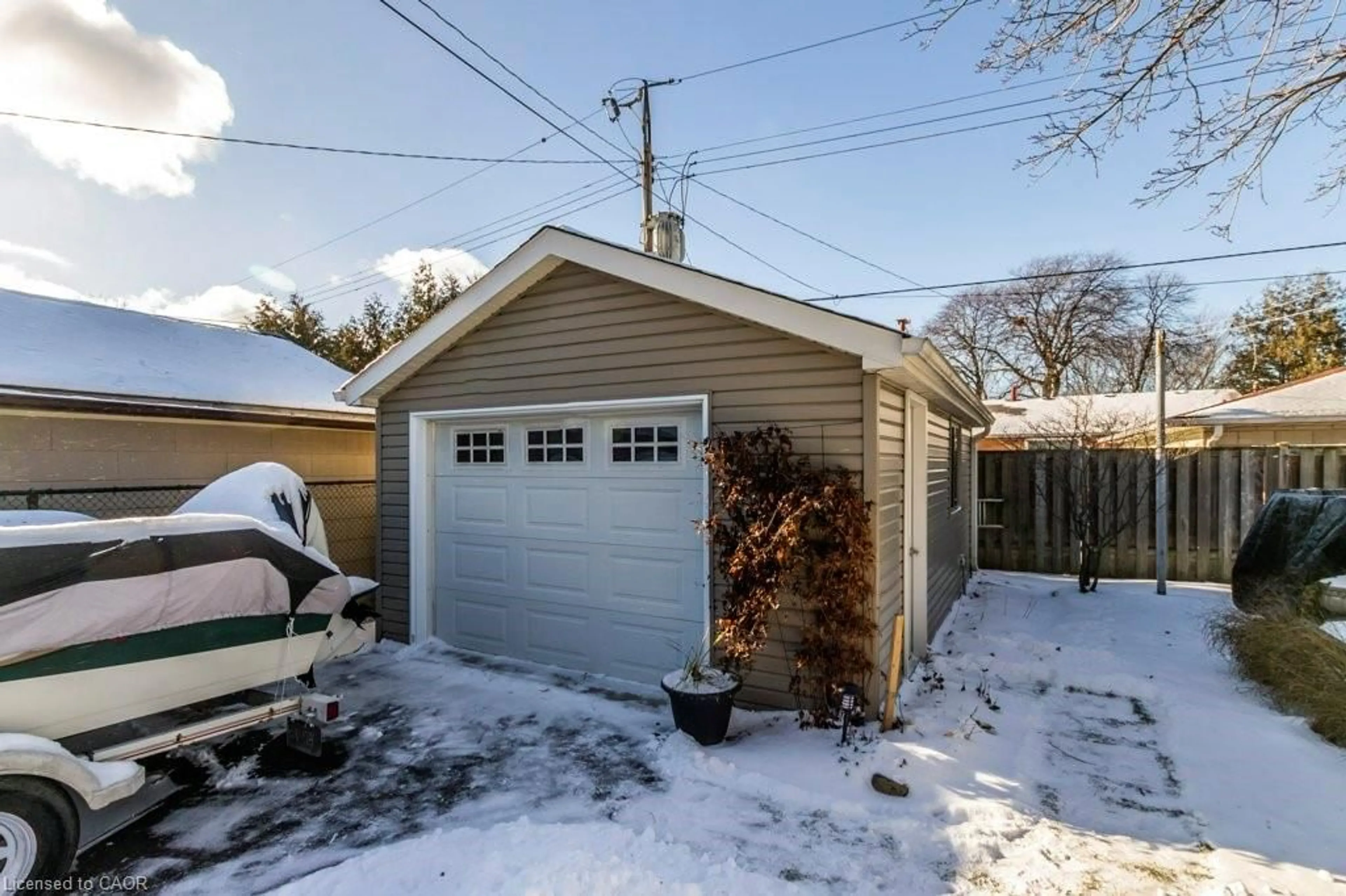 Shed for 22 Redwing Rd, Hamilton Ontario L9A 3Y9