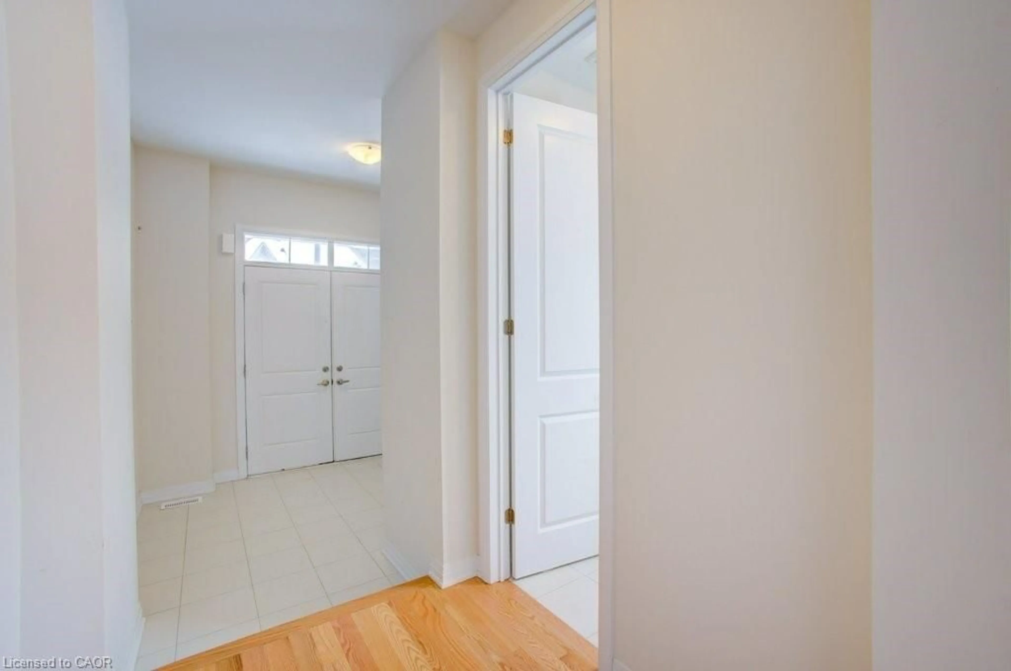 Indoor entryway for 161 Raftis St, Arthur Ontario N0G 1A0