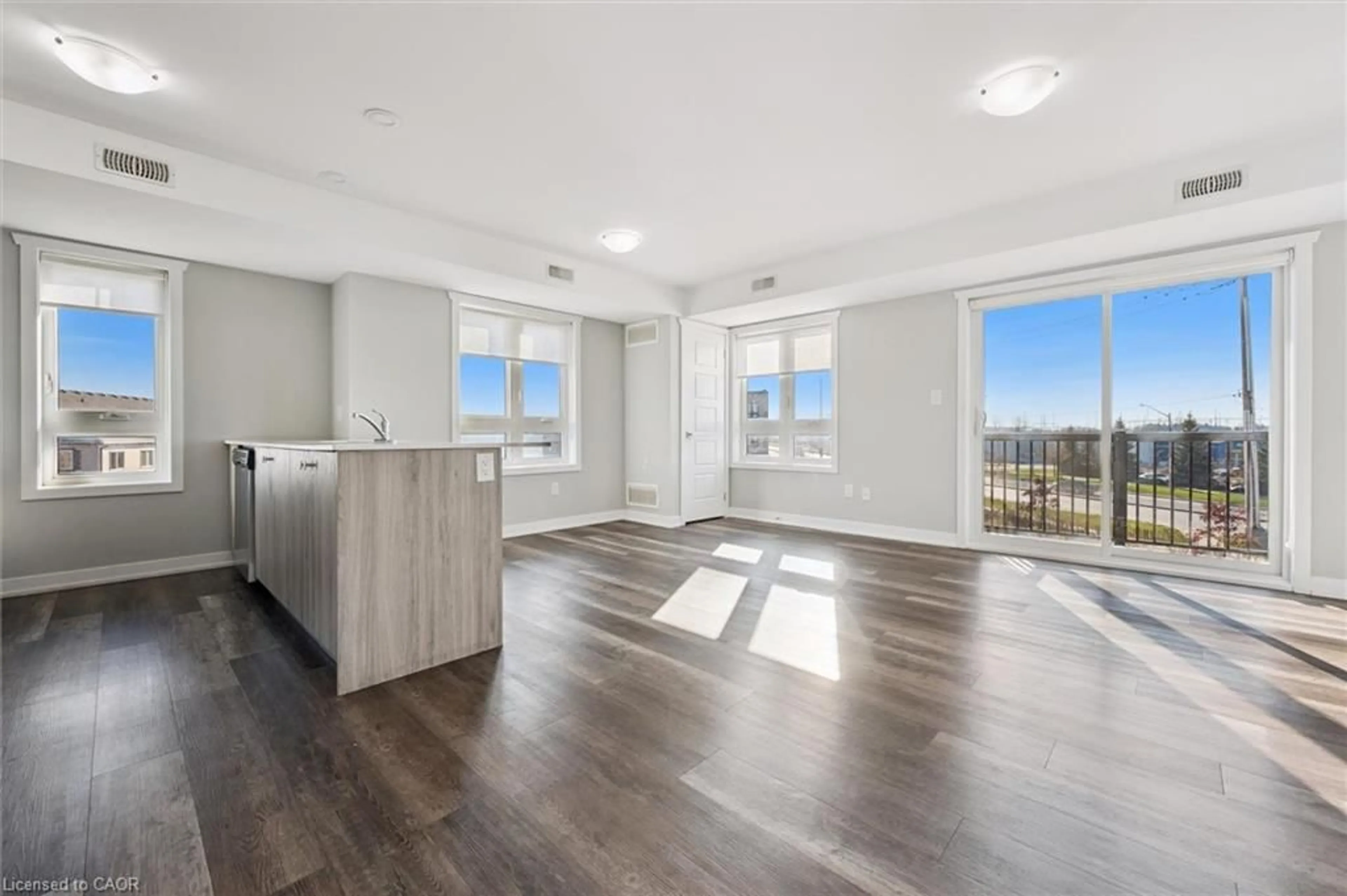 A pic of a room for 1331 Countrystone Dr #B16, Kitchener Ontario N2N 3R9