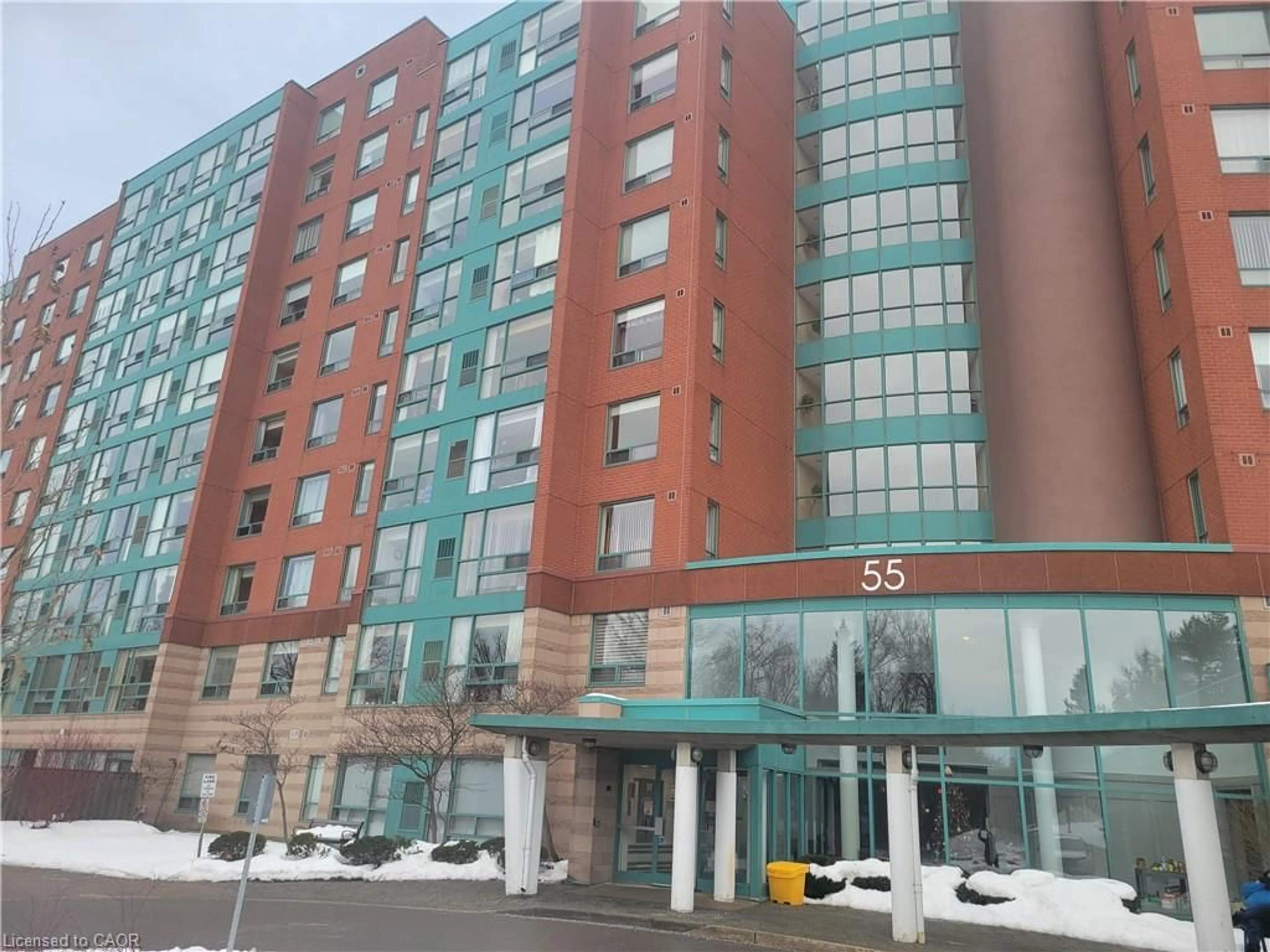 Indoor foyer for 55 Blue Springs Dr #512, Waterloo Ontario N2J 4T3