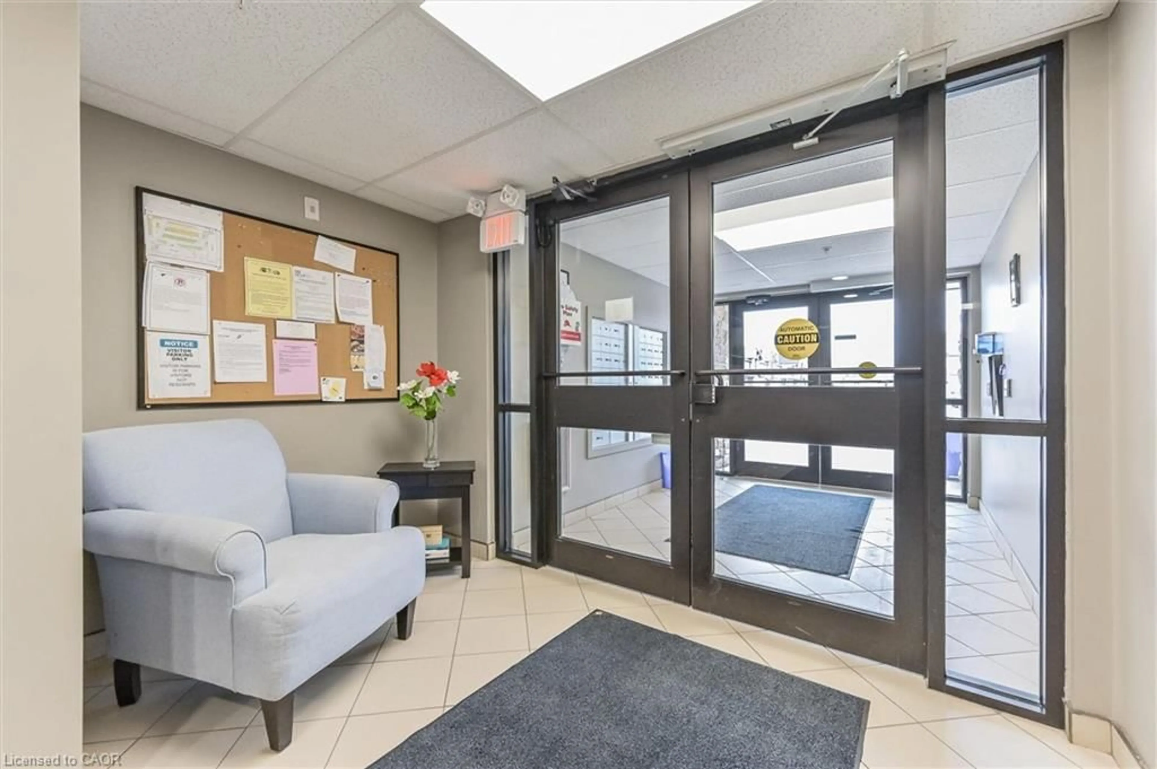 Indoor foyer for 103 Westminster Cres #212, Fergus Ontario N1M 0C6