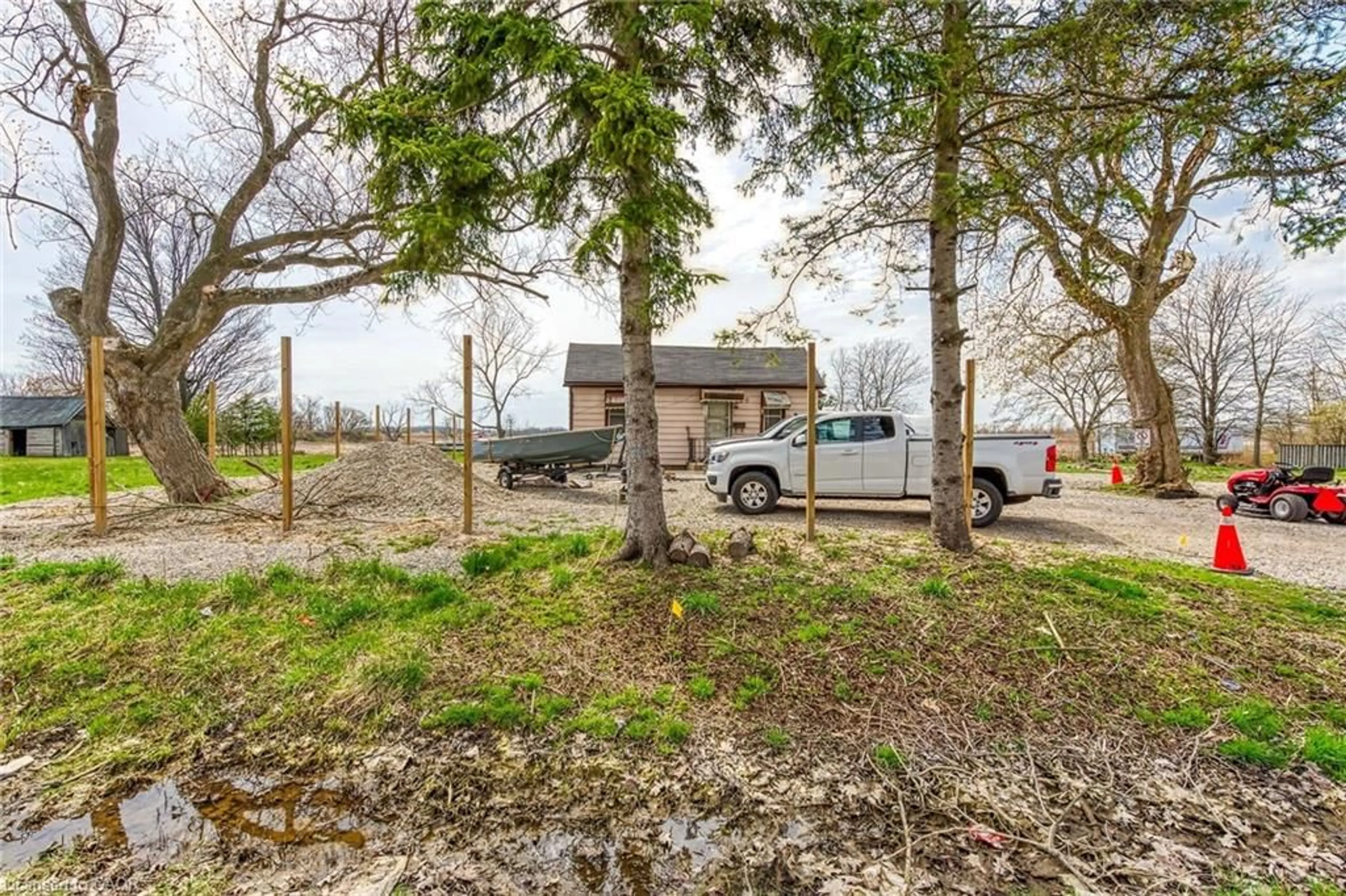 Unknown for 528 Main St, Dunnville Ontario N1A 1K5