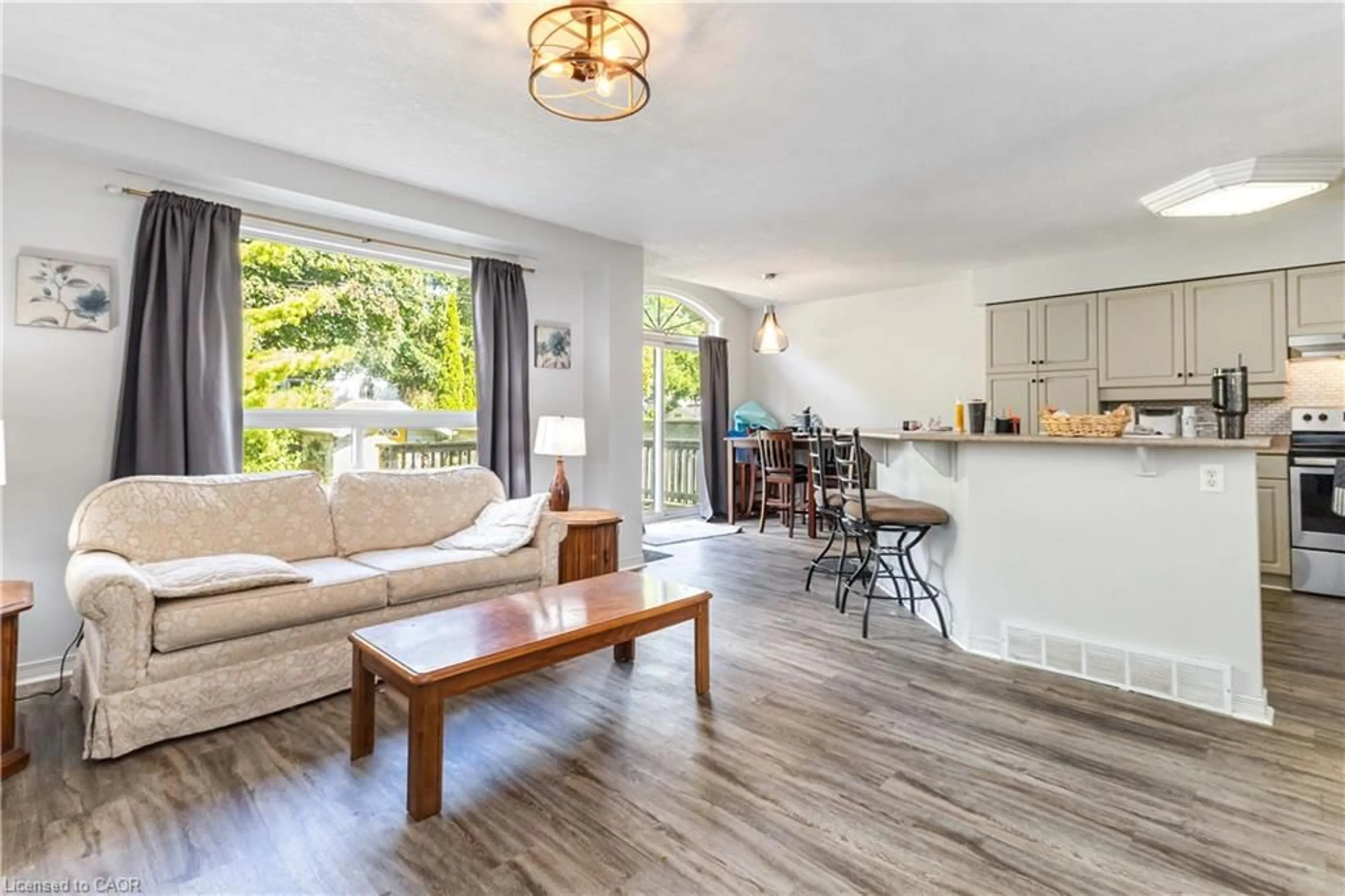 Unknown for 21 Axford Pky, St. Thomas Ontario N5R 6E6