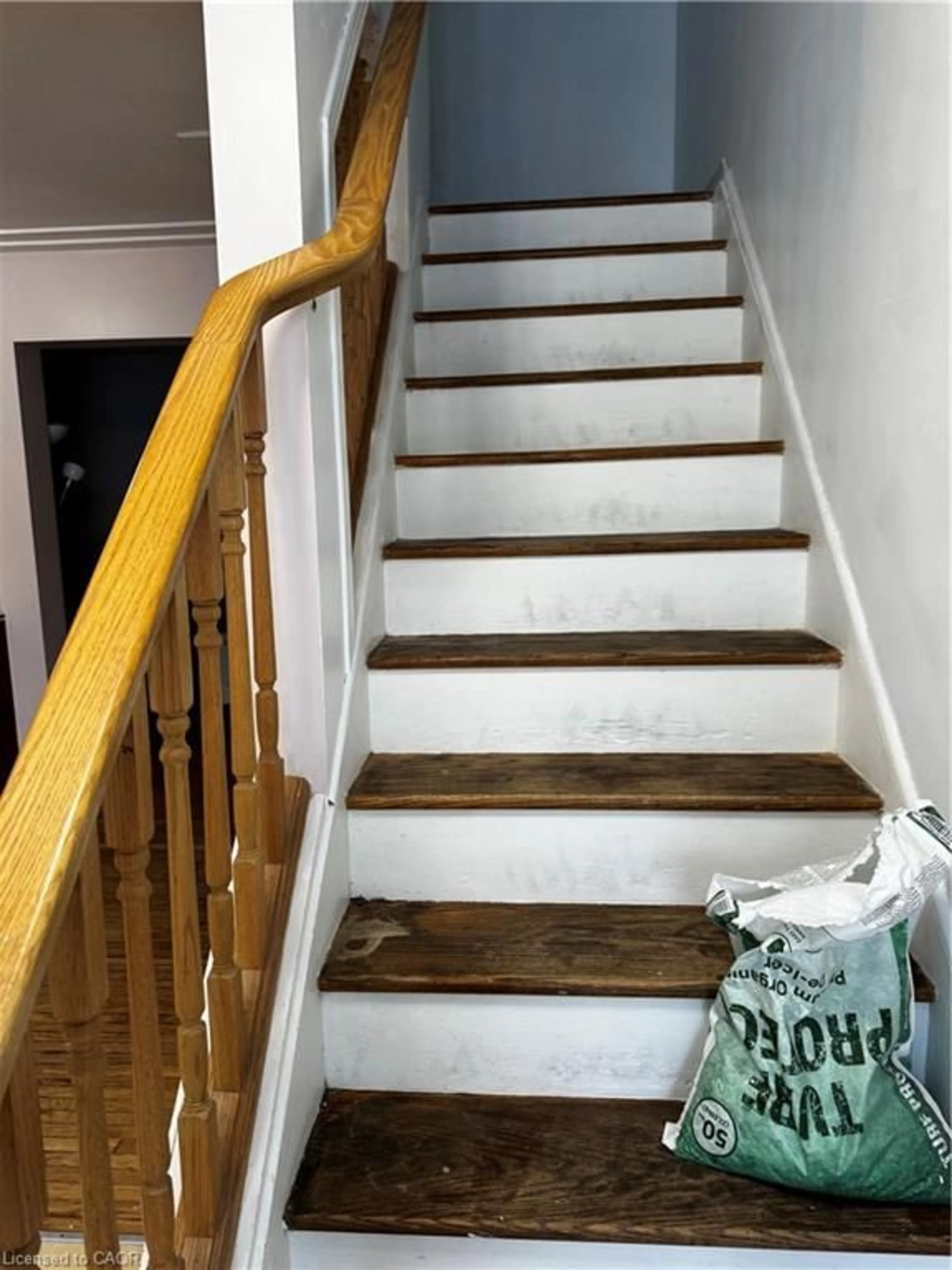 Stairs for 316E Bluevale St #37, Waterloo Ontario N2J 4G3