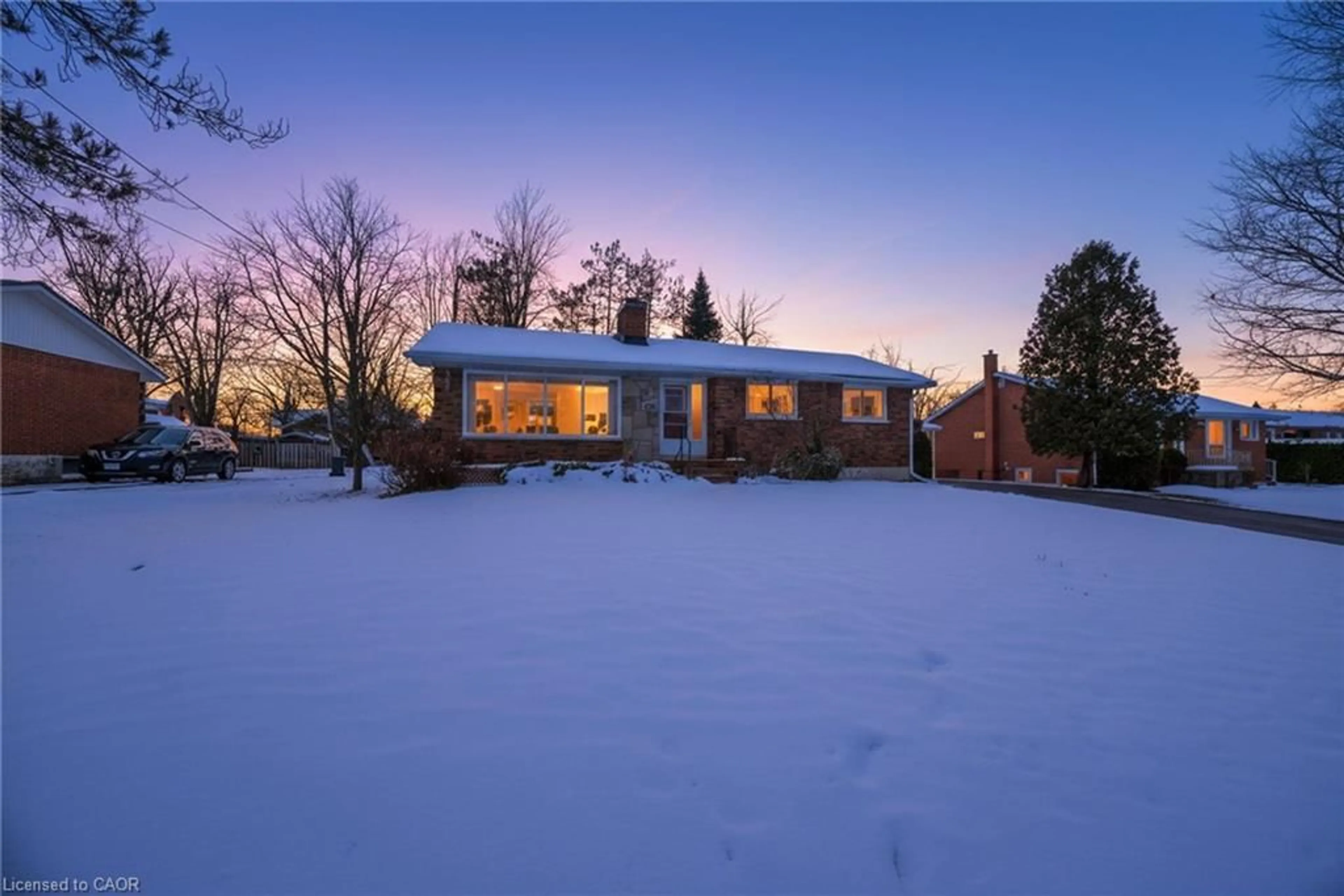 A pic from outside/outdoor area/front of a property/back of a property/a pic from drone, street for 245 Victoria St, Dundalk Ontario N0C 1B0