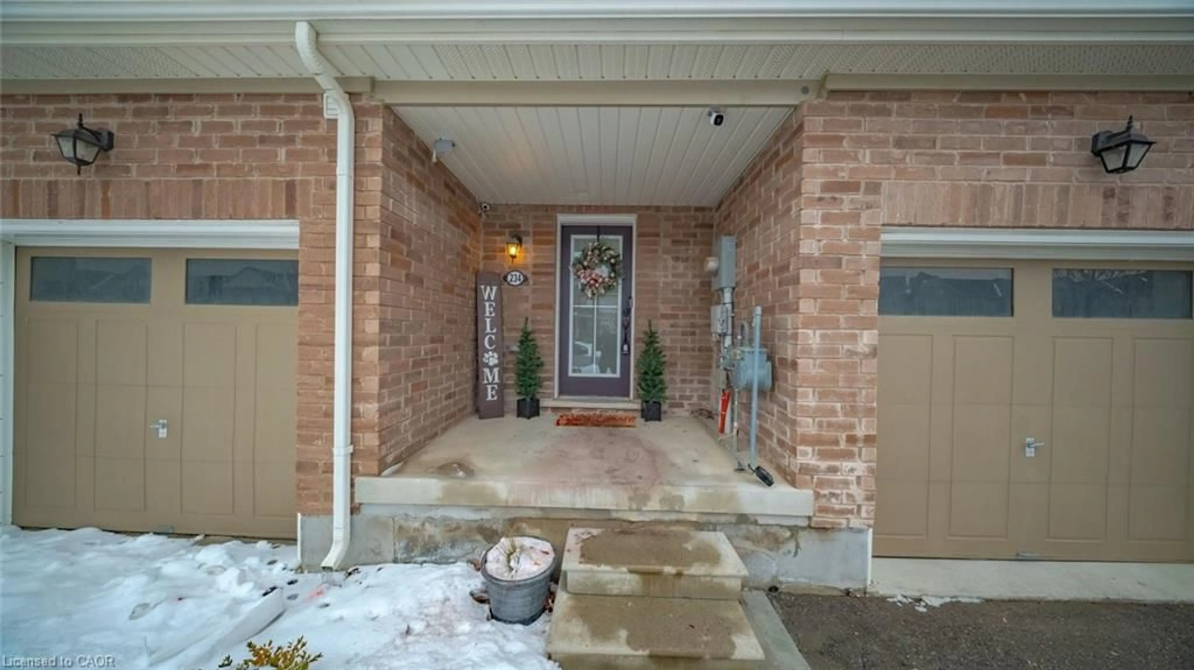 Indoor entryway for 234 Powell Rd, Brantford Ontario N3T 0N8
