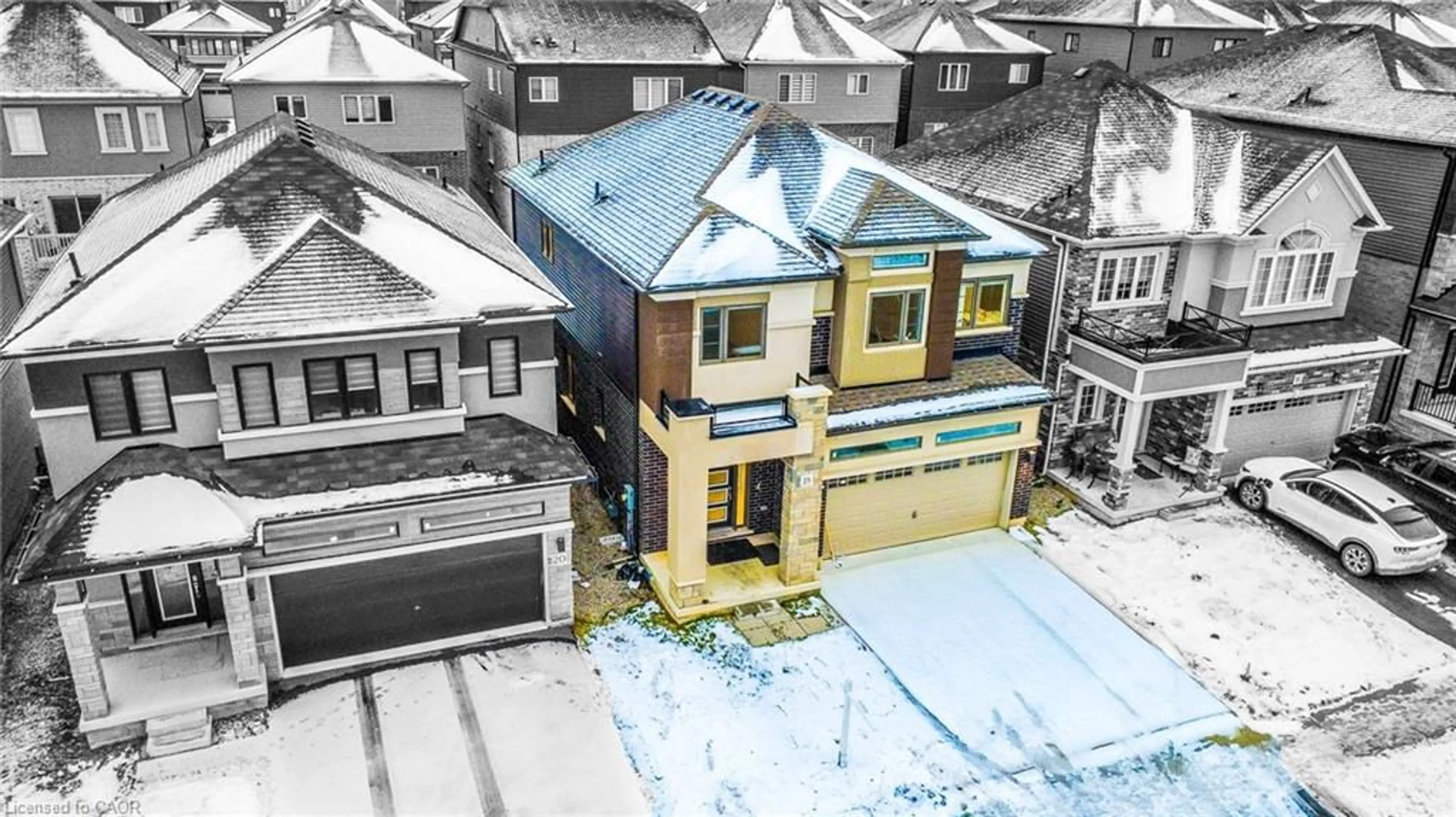 A pic from outside/outdoor area/front of a property/back of a property/a pic from drone, street for 18 Brewis St, Paris Ontario N3L 0L2