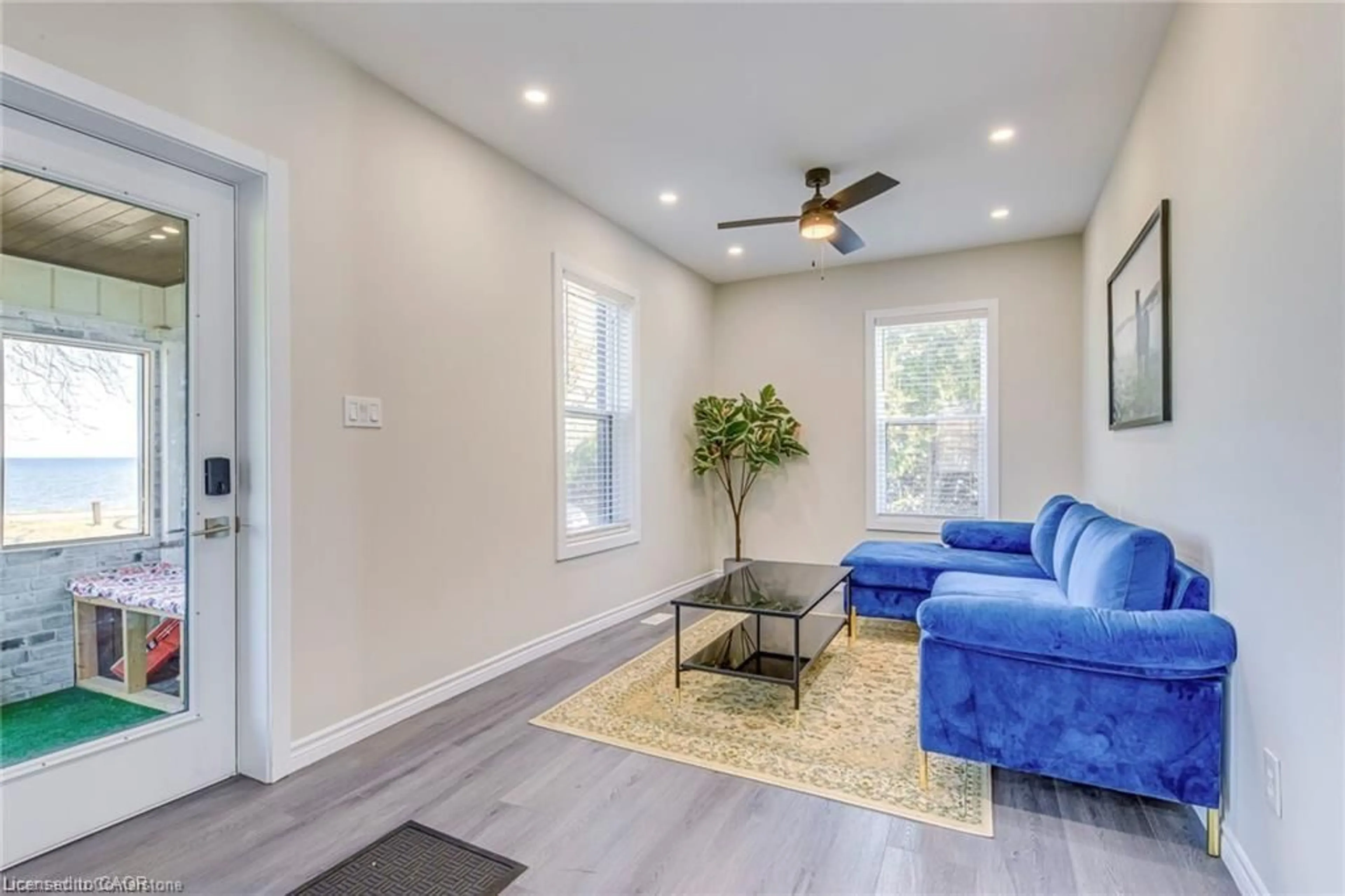 Living room with furniture, unknown for 3590 Lakeshore Rd, Lincoln Ontario L0R 1B1