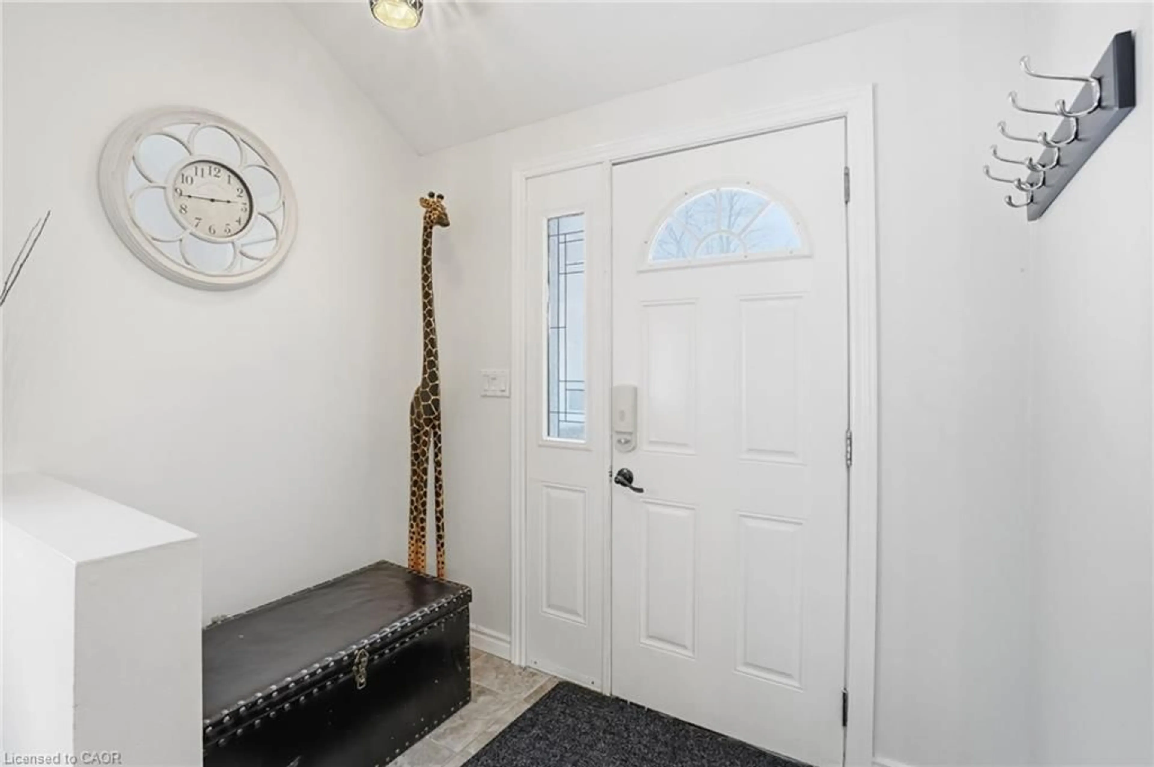 Indoor entryway for 3132 Evadere Ave, Ridgeway Ontario L0S 1N0