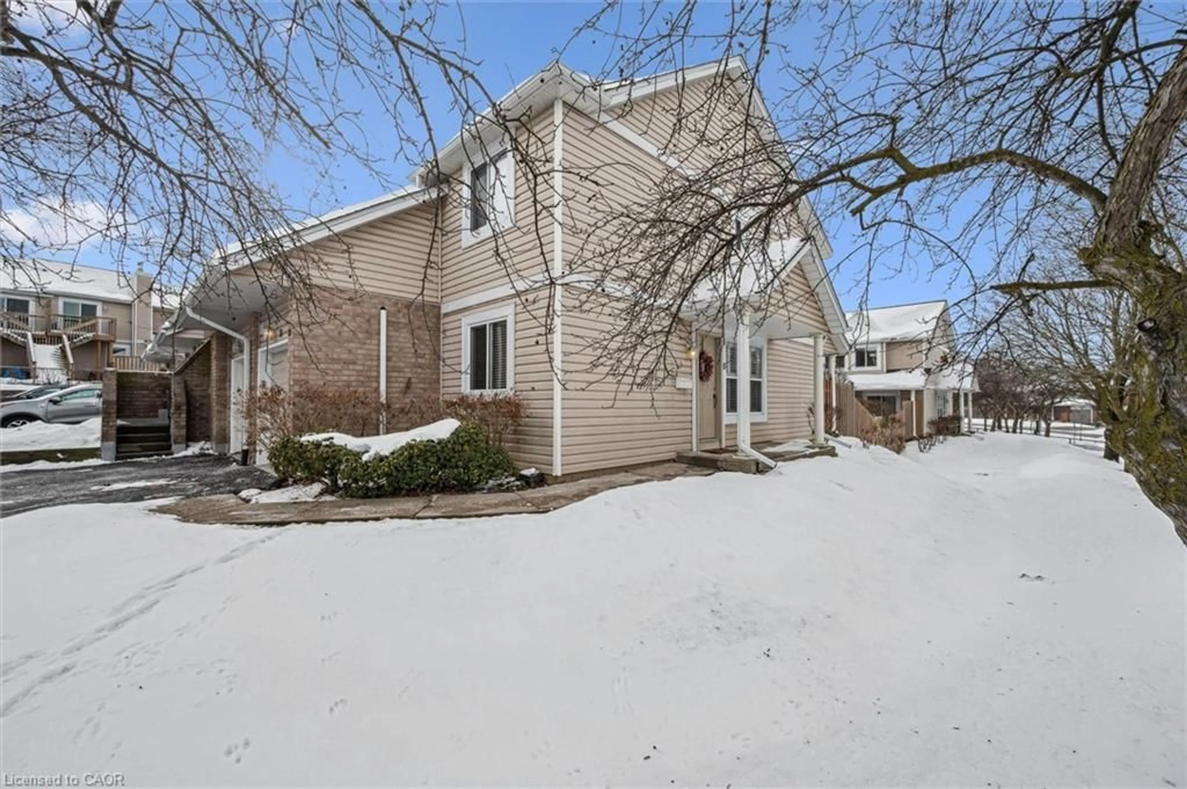 Unknown for 205 Highland Cres #33, Kitchener Ontario N2M 5L7