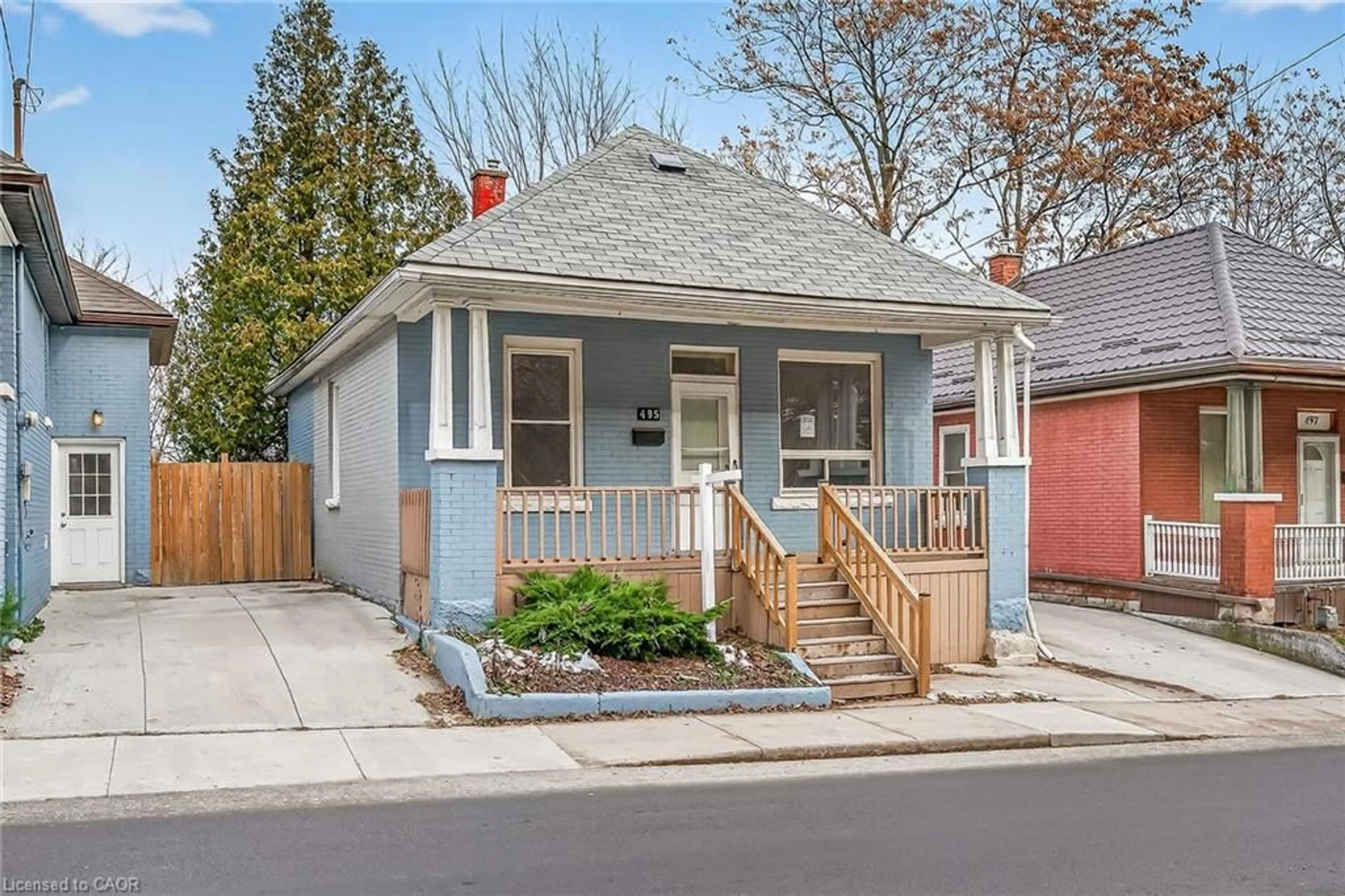 Home with brick exterior material, street for 495 Charlton Ave, Hamilton Ontario L8N 1Z4