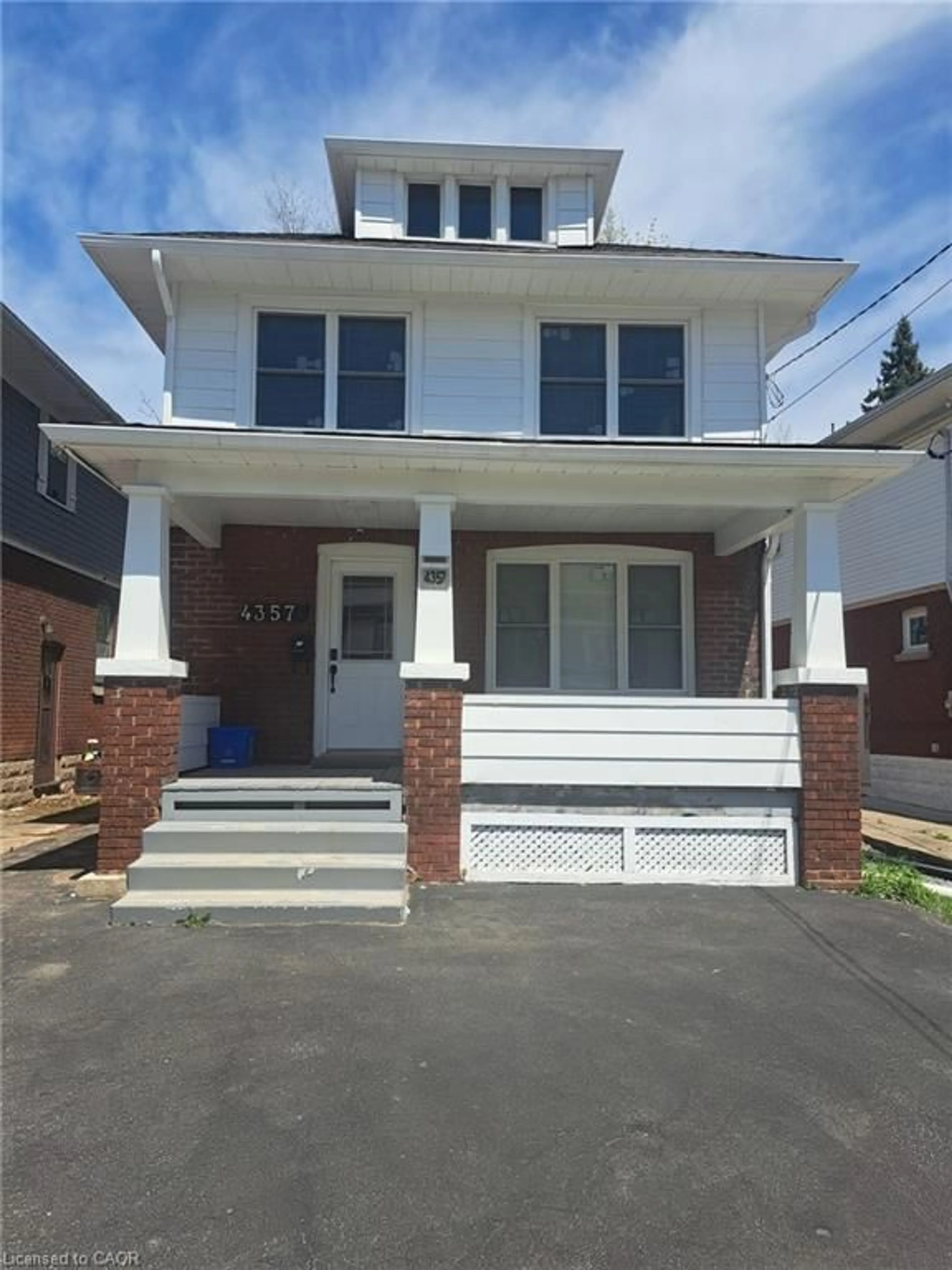 Home with brick exterior material, street for 4357 Seneca St, Niagara Falls Ontario L2E 1G5