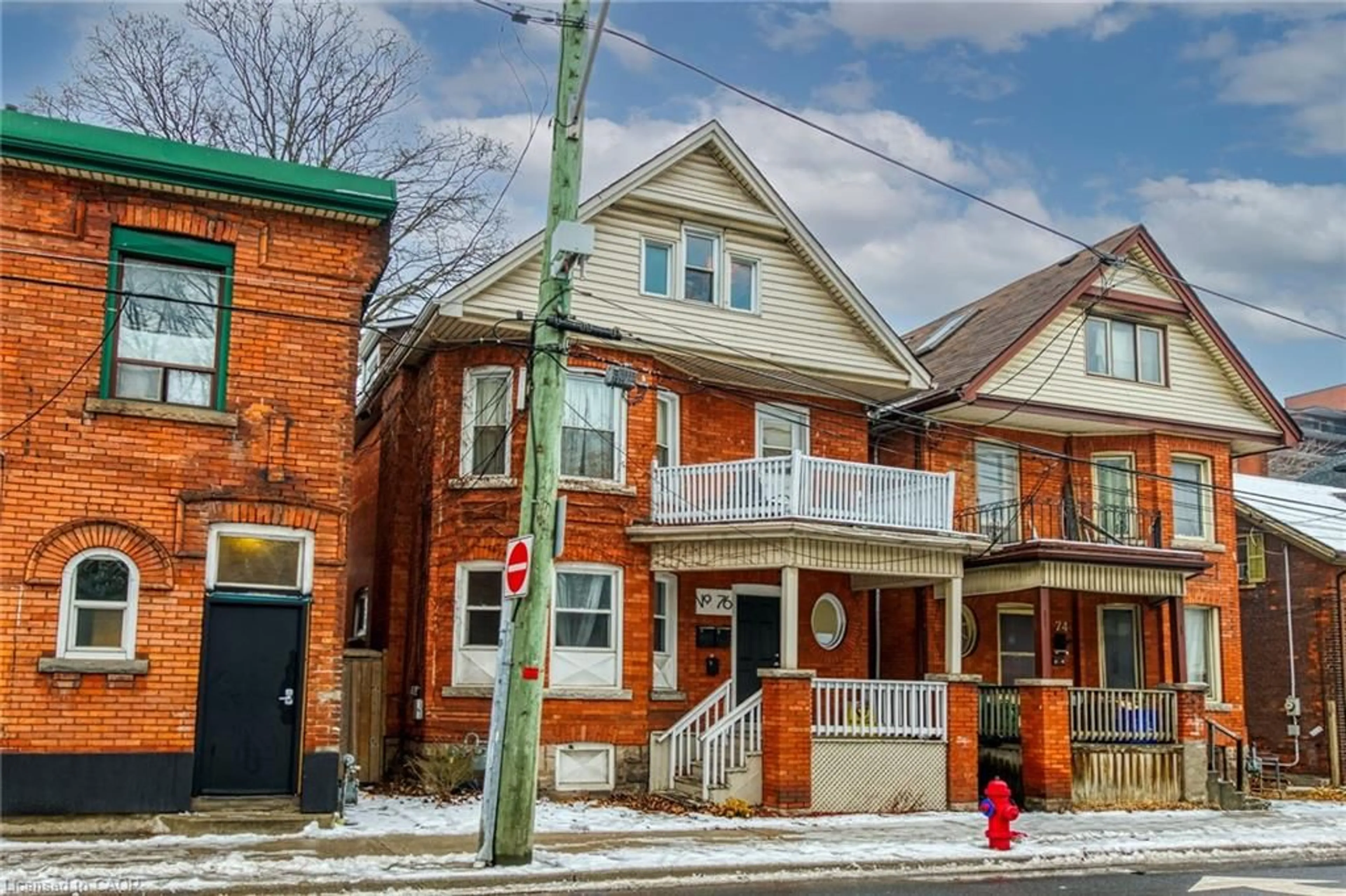 Home with brick exterior material, street for 76 Wellington St, Hamilton Ontario L8N 2R1