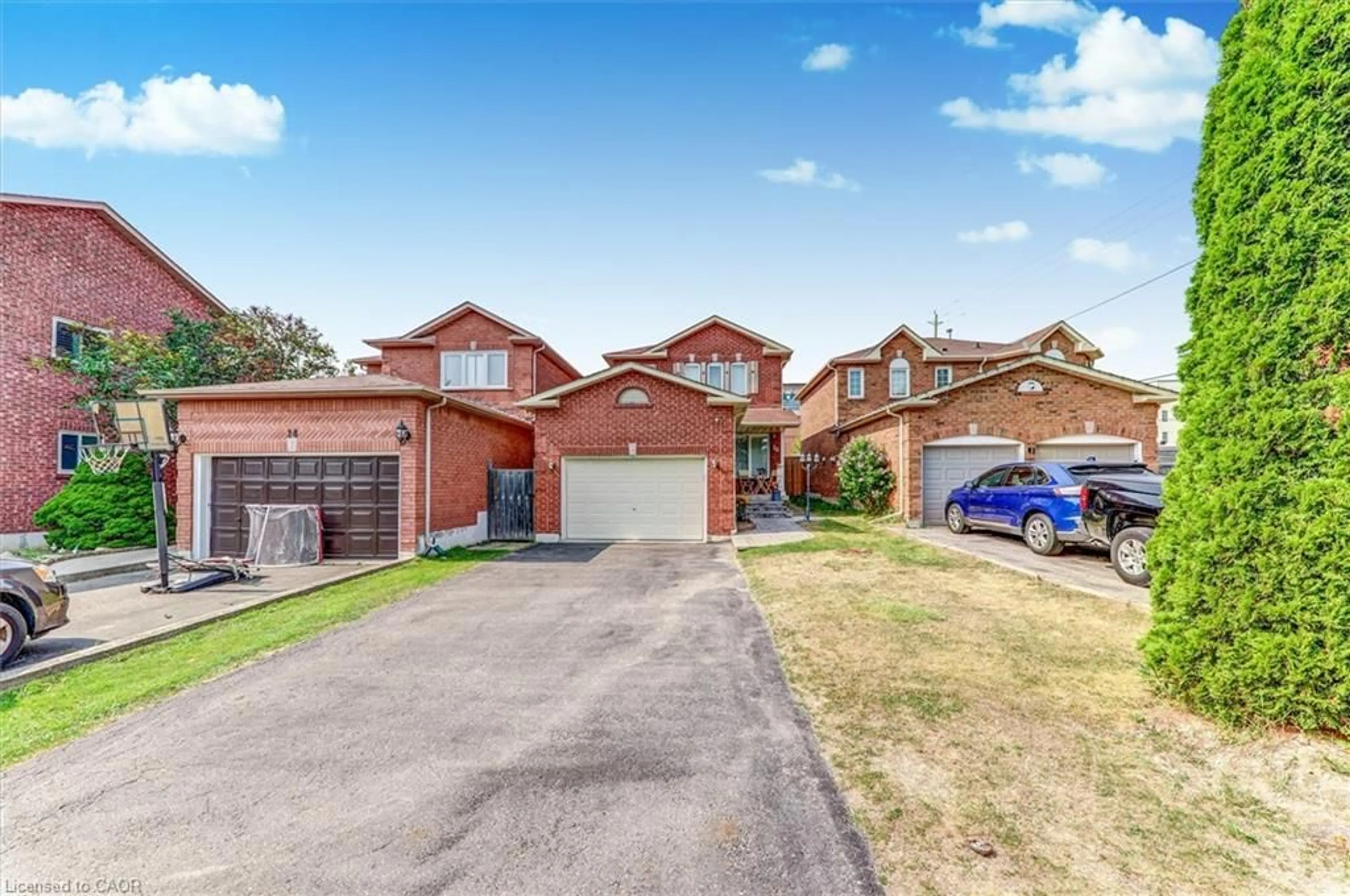 A pic from outside/outdoor area/front of a property/back of a property/a pic from drone, street for 16 Candler Crt, Clarington Ontario L1C 4S9