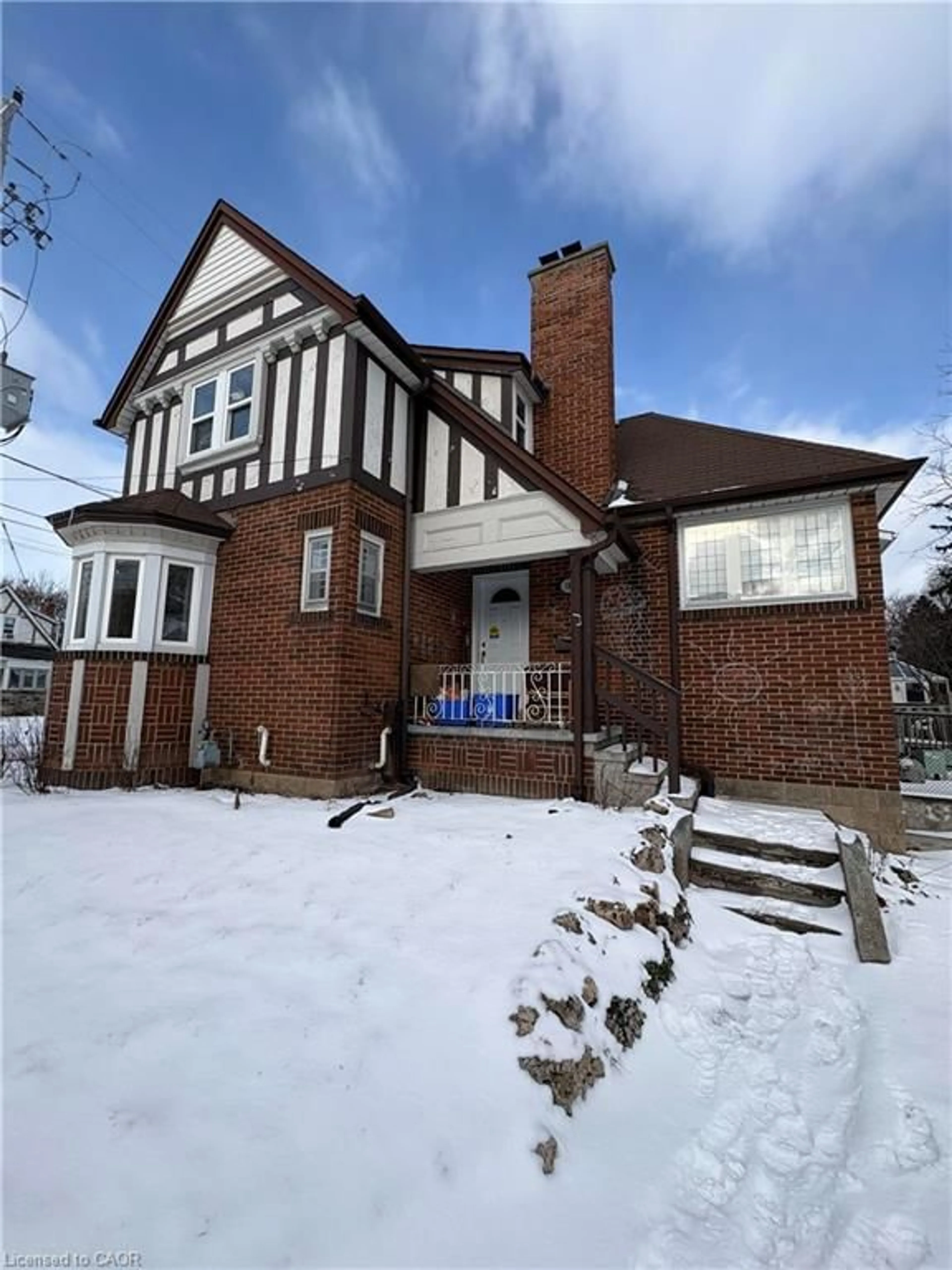 Home with brick exterior material, street for 184 Arkell St, Hamilton Ontario L8S 1W8