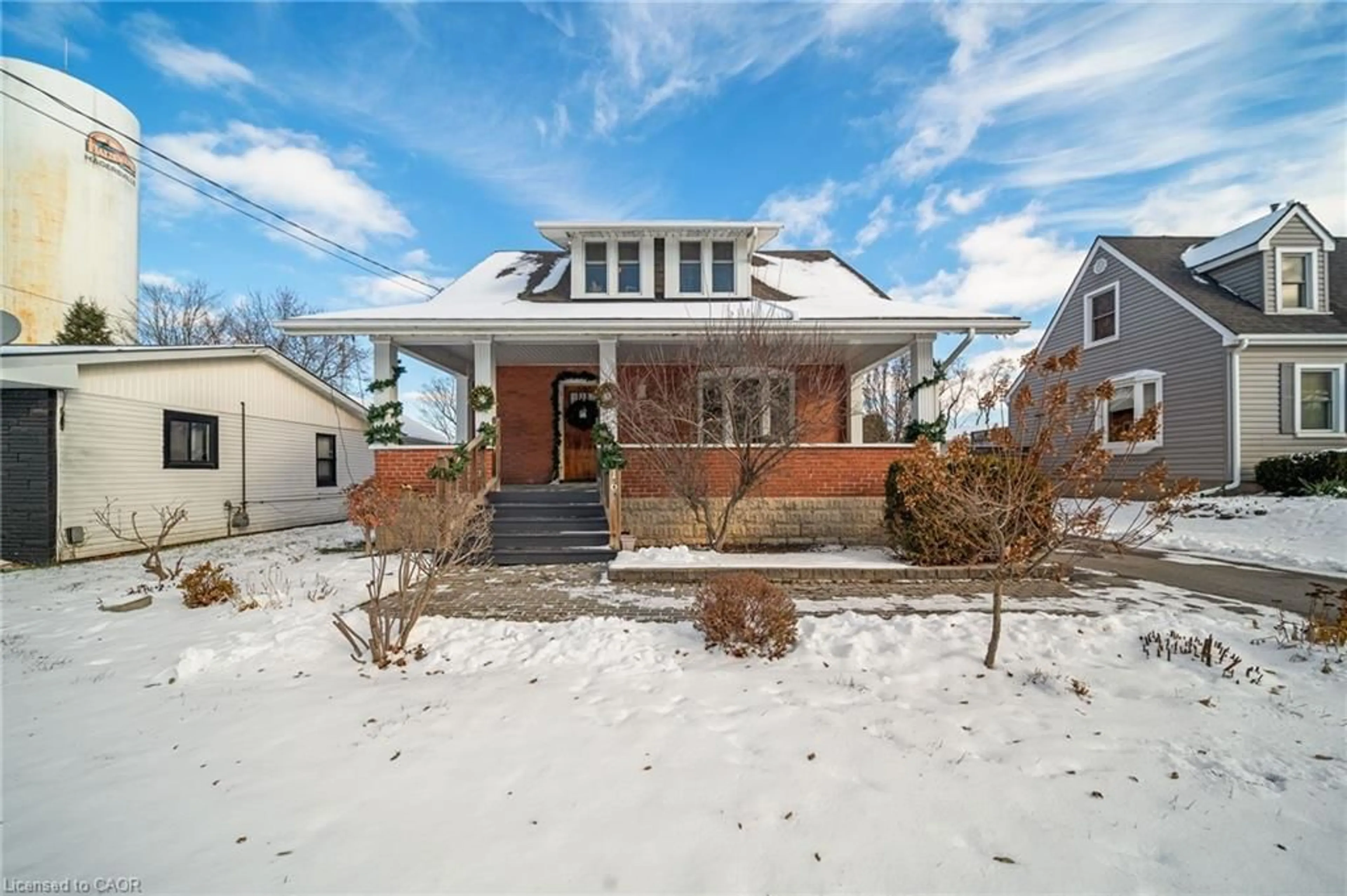 Home with brick exterior material, street for 16 Oneida St, Hagersville Ontario N0A 1H0