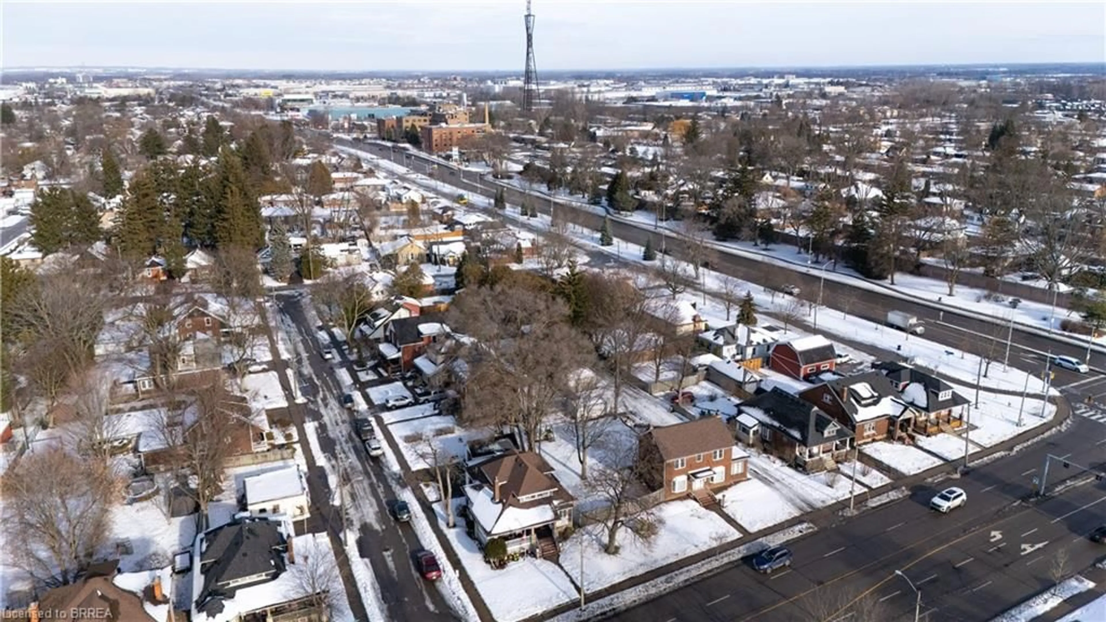 A pic from outside/outdoor area/front of a property/back of a property/a pic from drone, street for 688 Colborne St, Brantford Ontario N3S 3R1