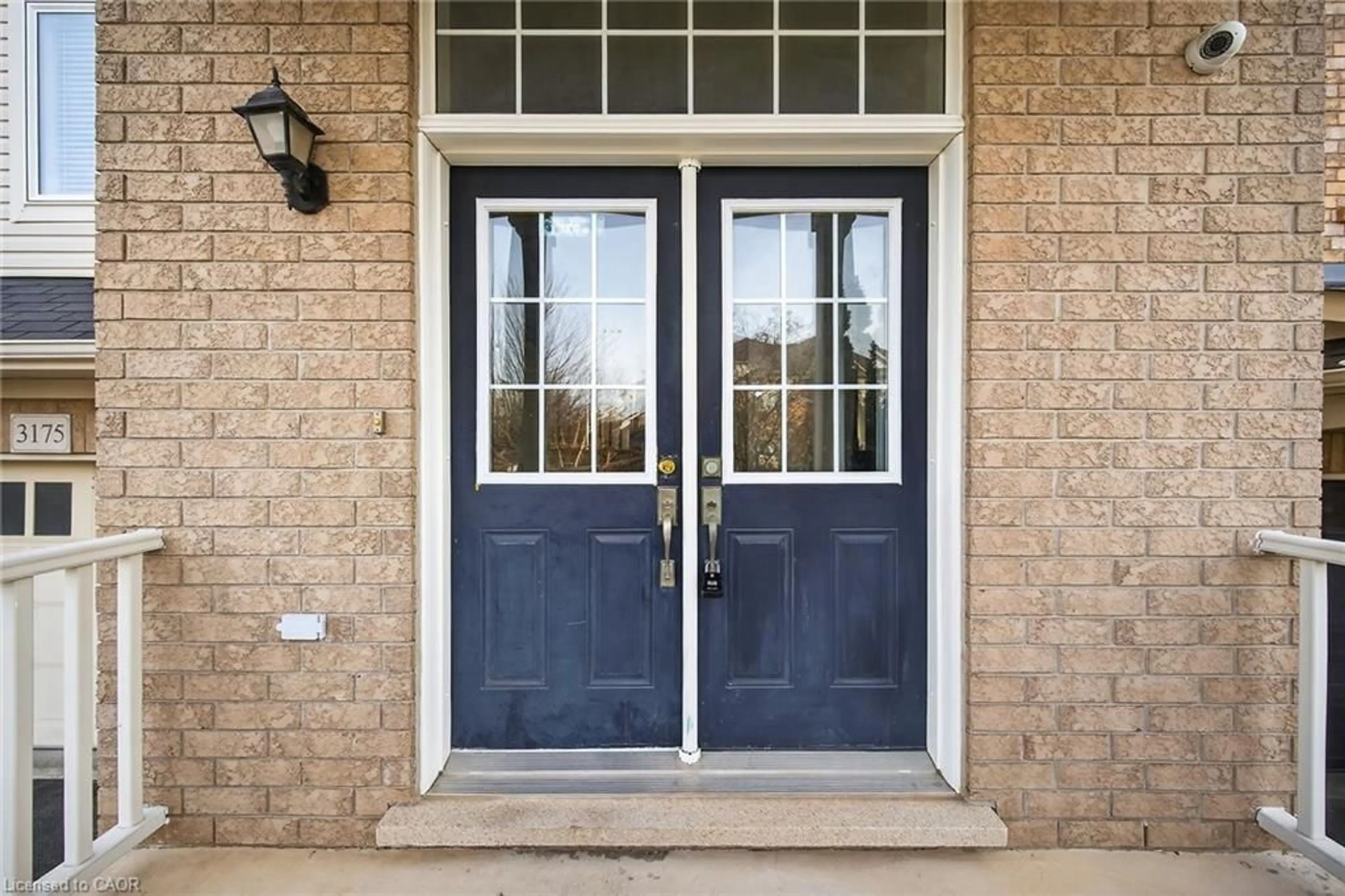 Indoor entryway for 3175 Bunkerhill Pl, Burlington Ontario L7M 0C4