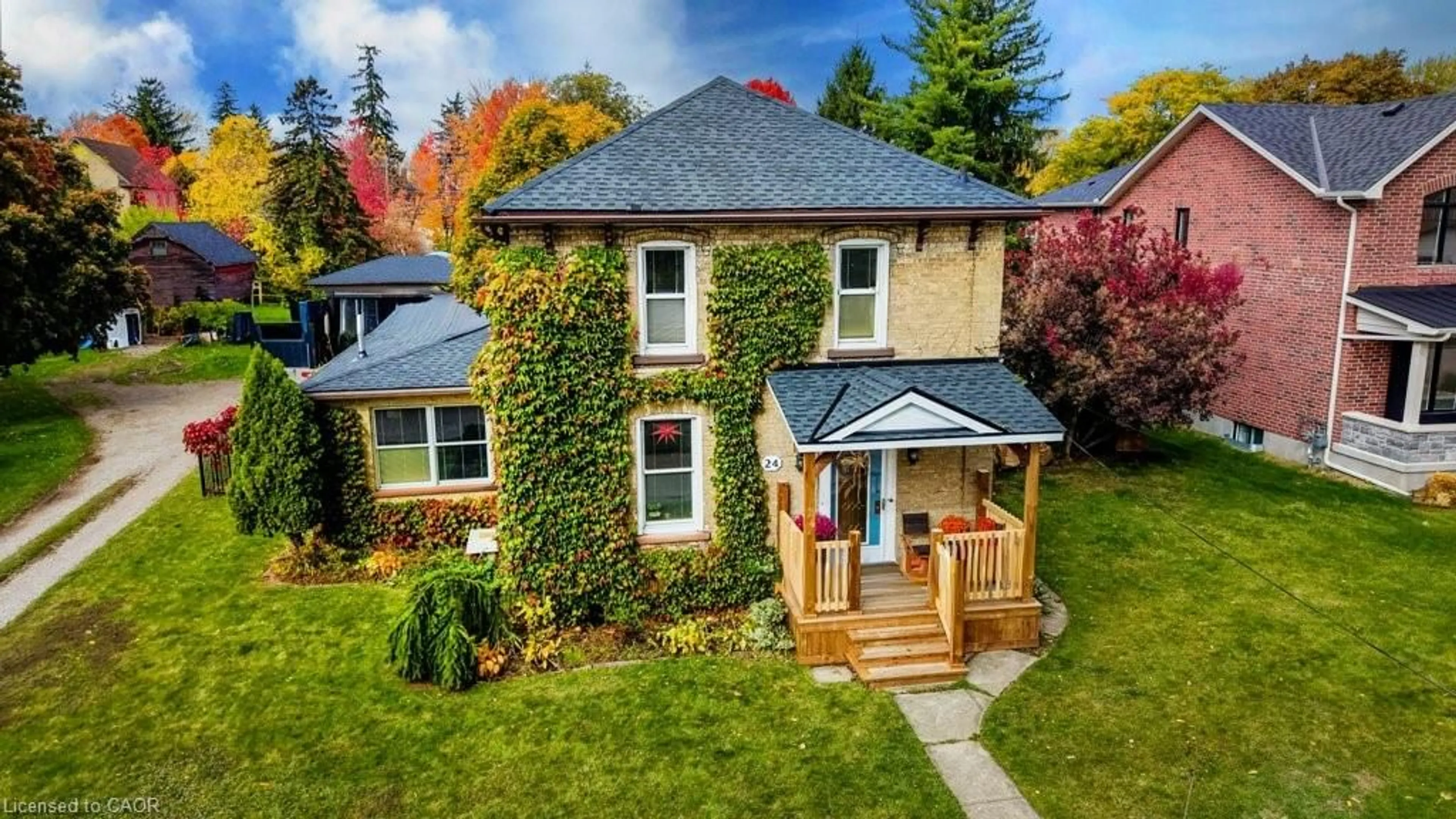 A pic from outside/outdoor area/front of a property/back of a property/a pic from drone, street for 24 Manley St, Ayr Ontario N0B 1E0