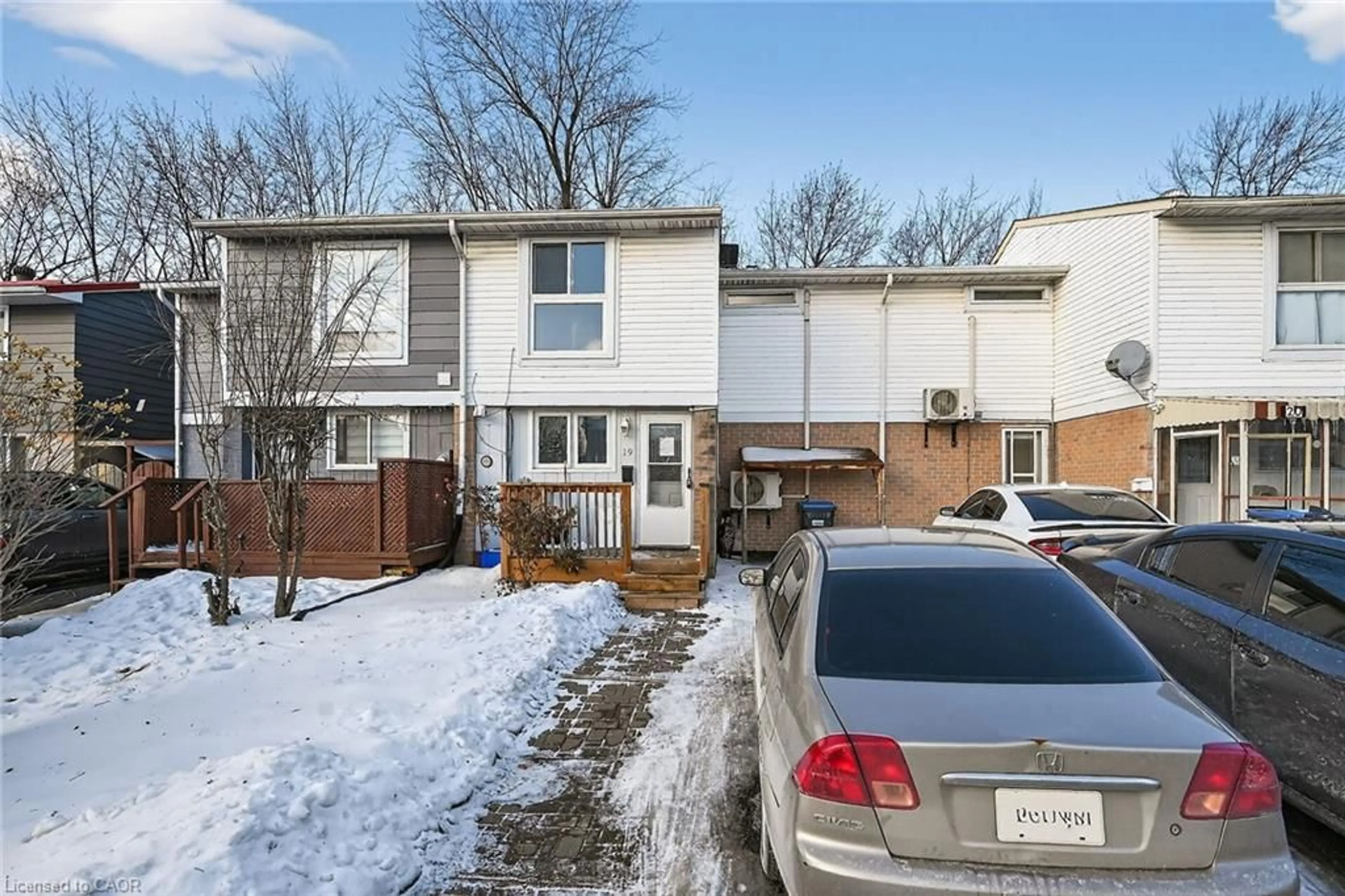 A pic from outside/outdoor area/front of a property/back of a property/a pic from drone, street for 19 Hindquarter Cres, Brampton Ontario L6S 2C3