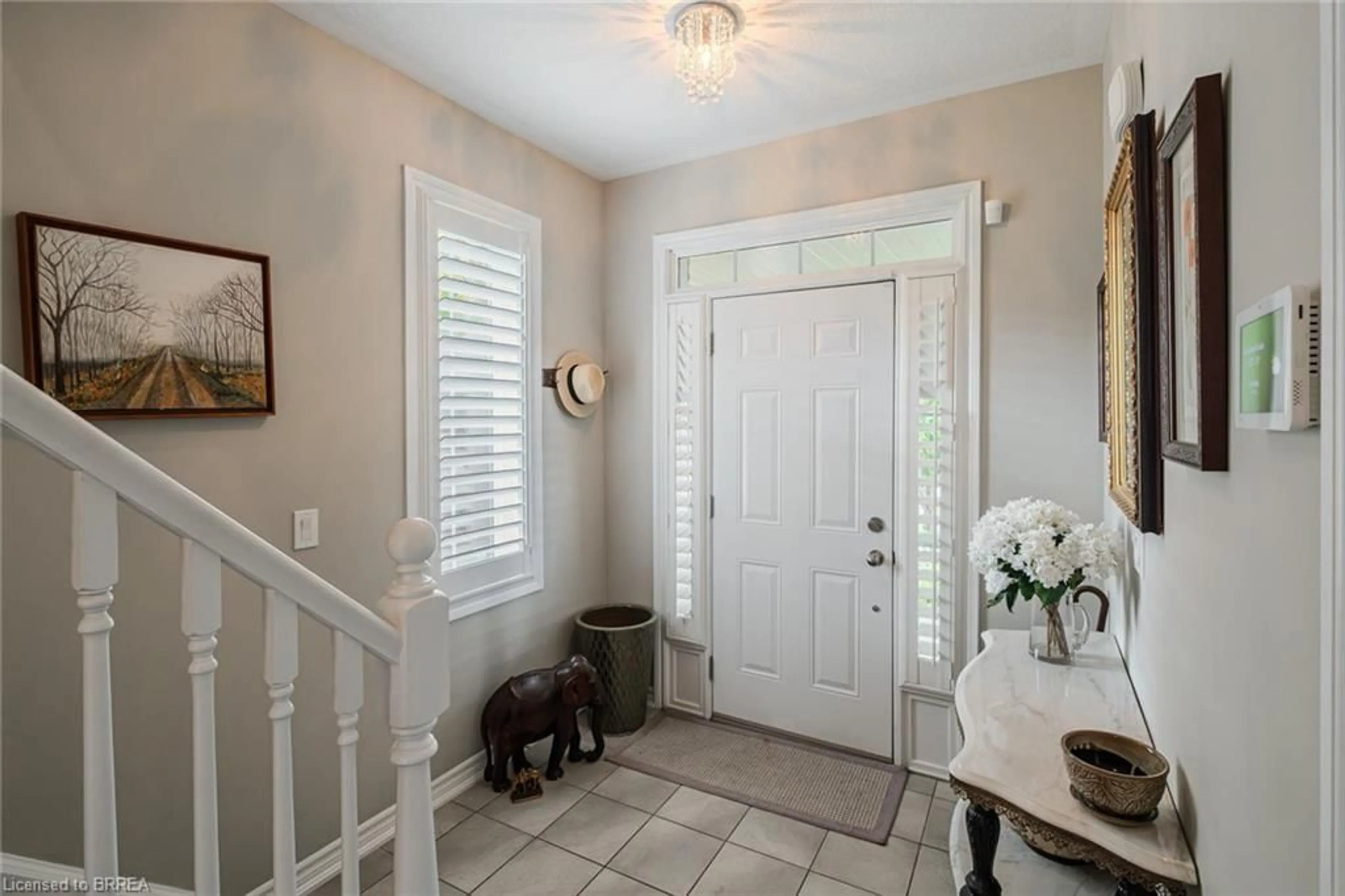 Indoor entryway for 80 Willow St #95, Paris Ontario N3L 2K6