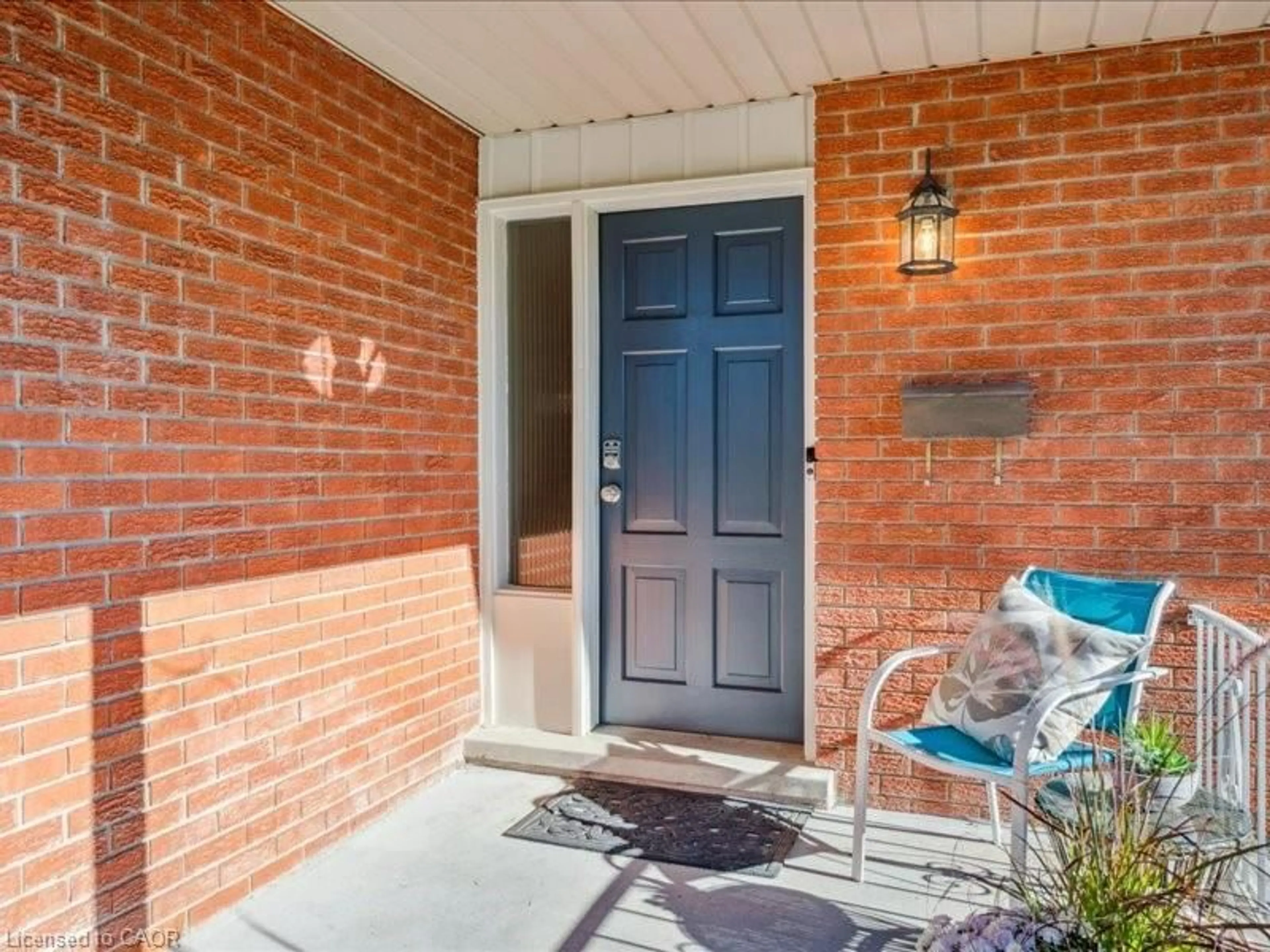 Home with brick exterior material, street for 407 Grangewood Dr, Waterloo Ontario N2K 2E4