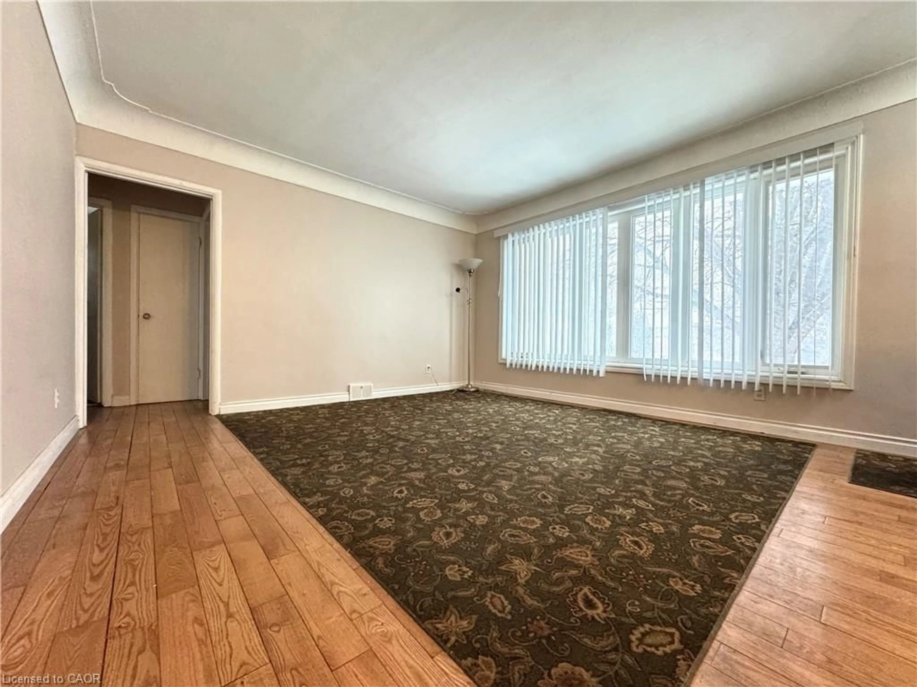 A pic of a room for 349 Whitney Ave, Hamilton Ontario L8S 2H1