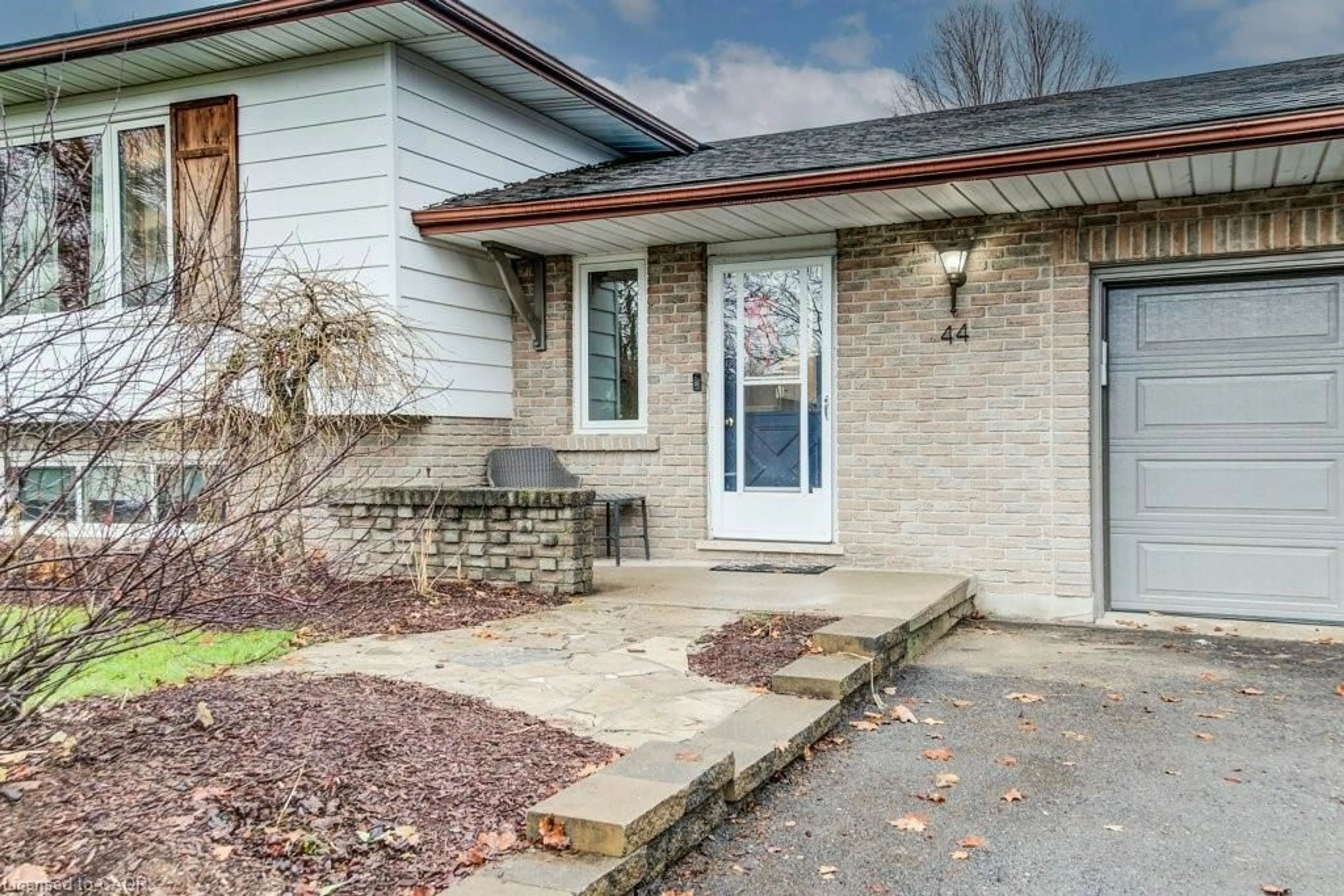 Home with brick exterior material, street for 44 Reiner Cres, Wellesley Ontario N0B 2T0