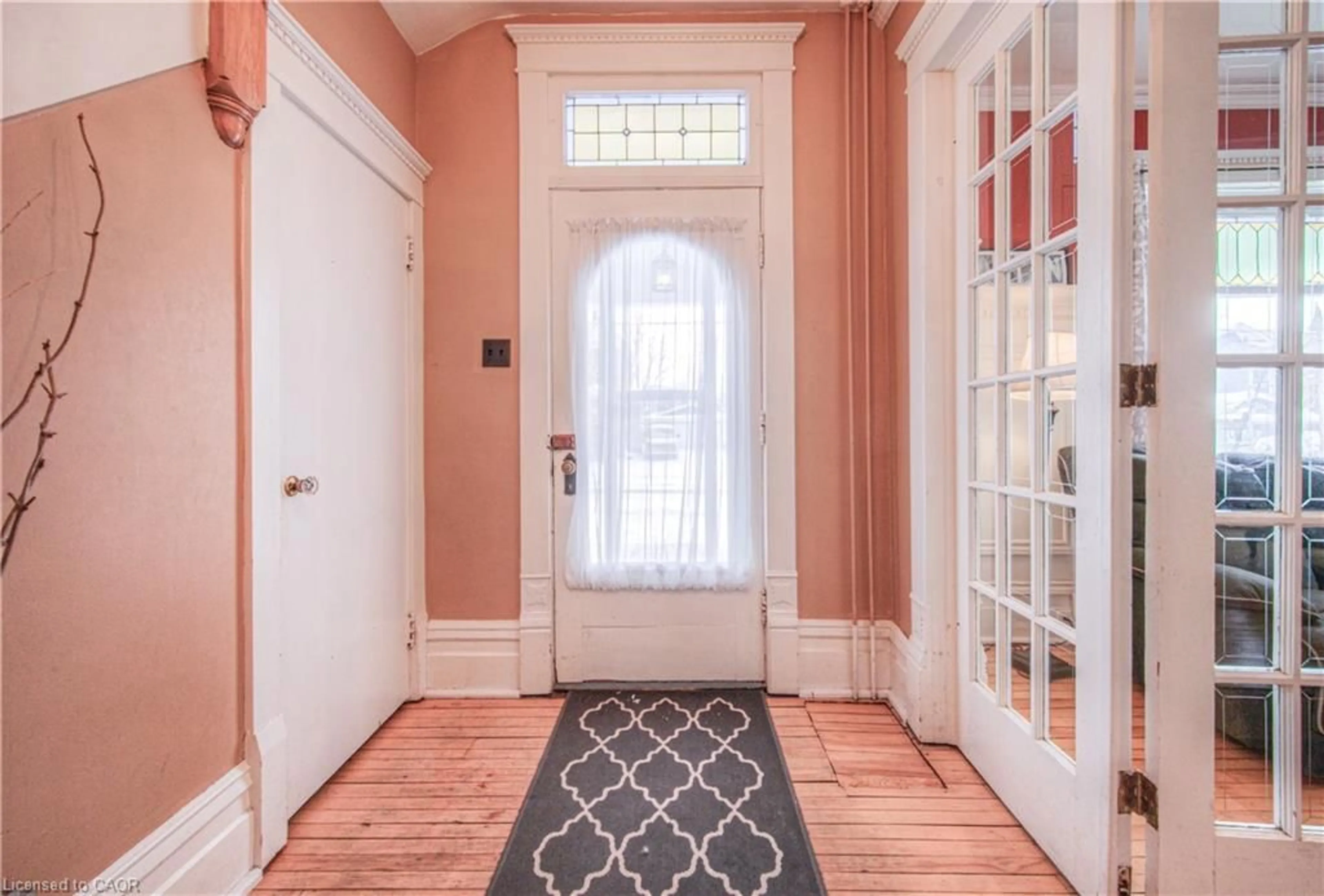 Indoor entryway for 333 Barber Ave, Listowel Ontario N4W 1R8