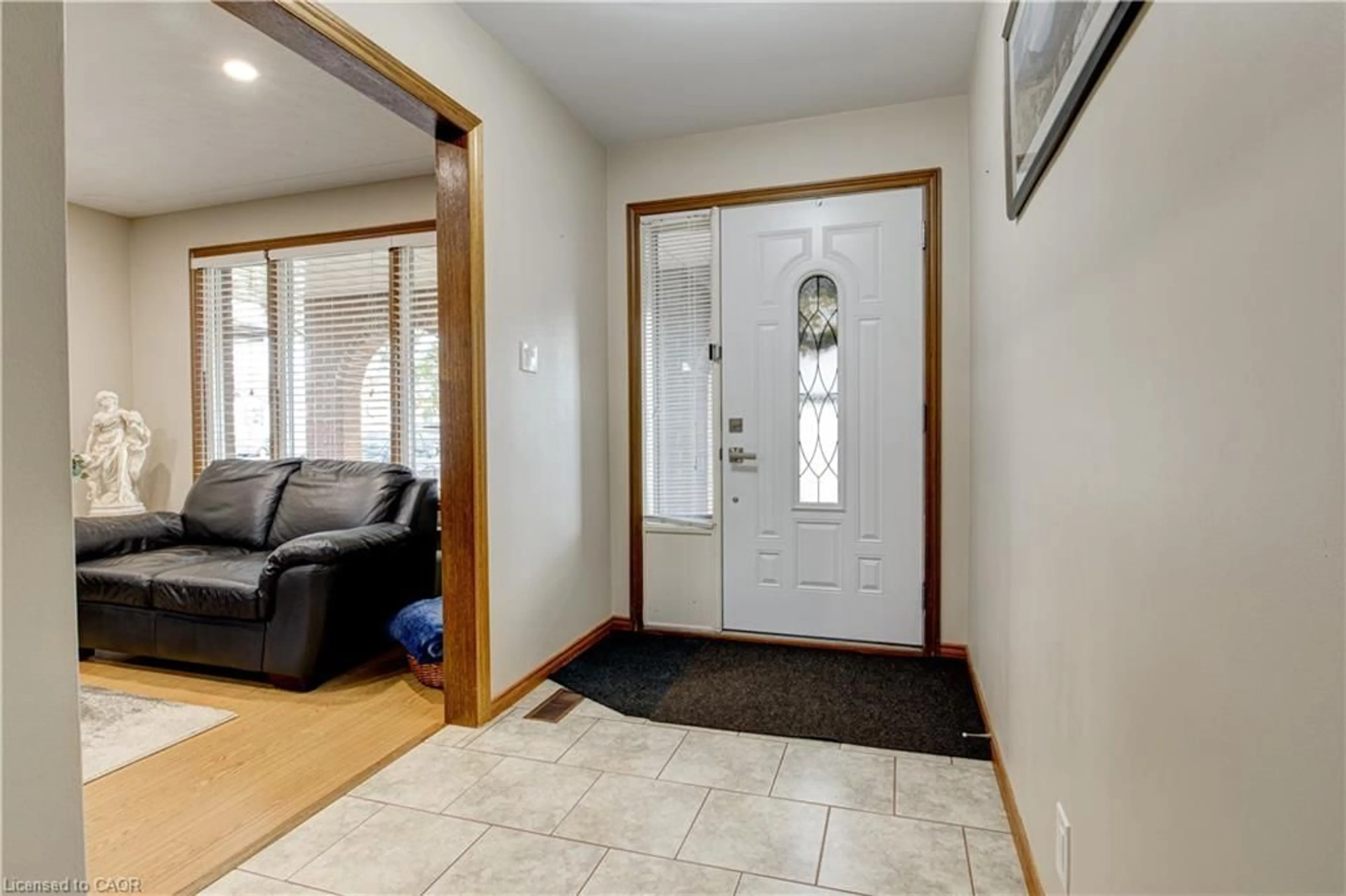 Indoor entryway for 67 Durham St, Kitchener Ontario N2P 1G5
