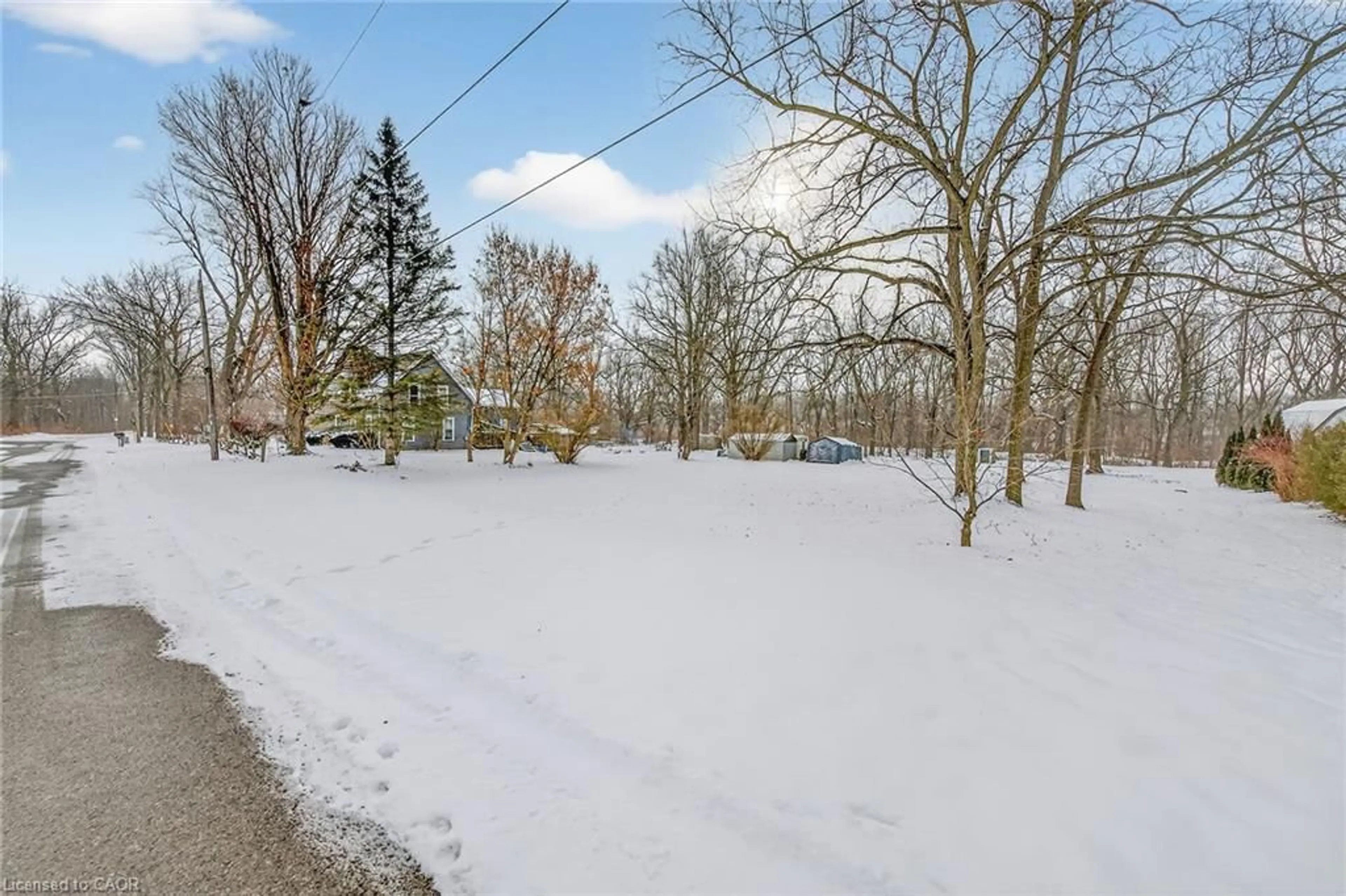 Patio, unknown for 44 Sims Lock Rd, Caledonia Ontario N3W 1V8