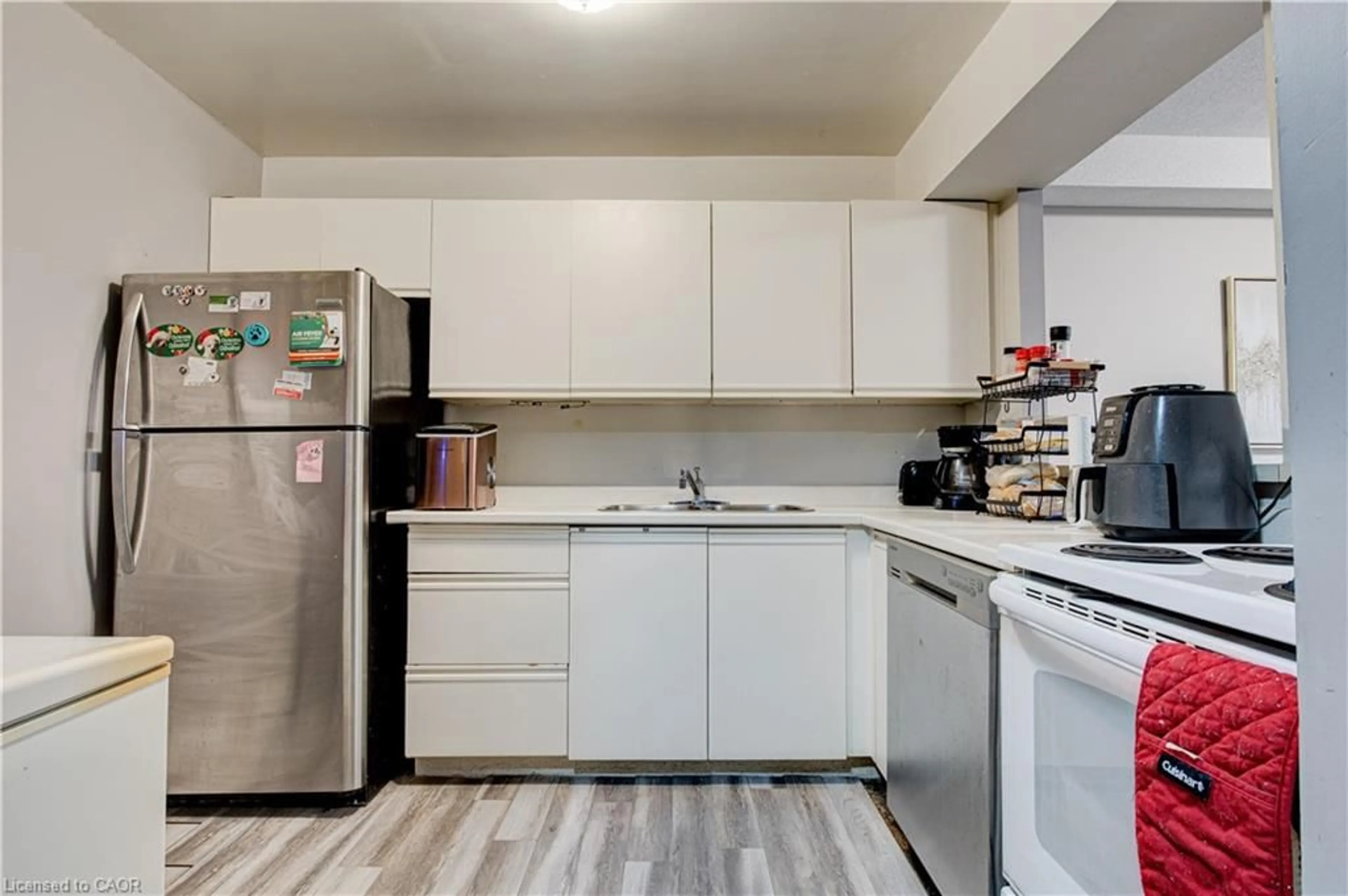 Standard kitchen, unknown for 18 Holborn Crt #104, Kitchener Ontario N2A 4A1