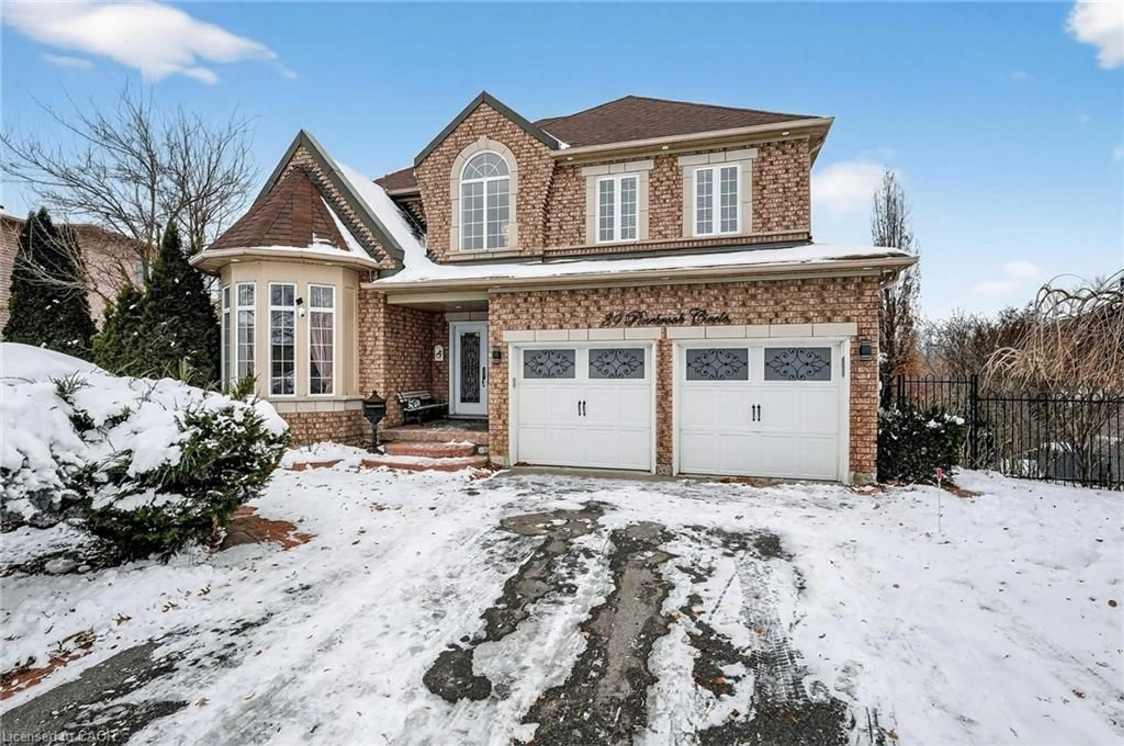 Home with brick exterior material, street for 39 Pinebrook Cir, Caledon Ontario L7C 1C4