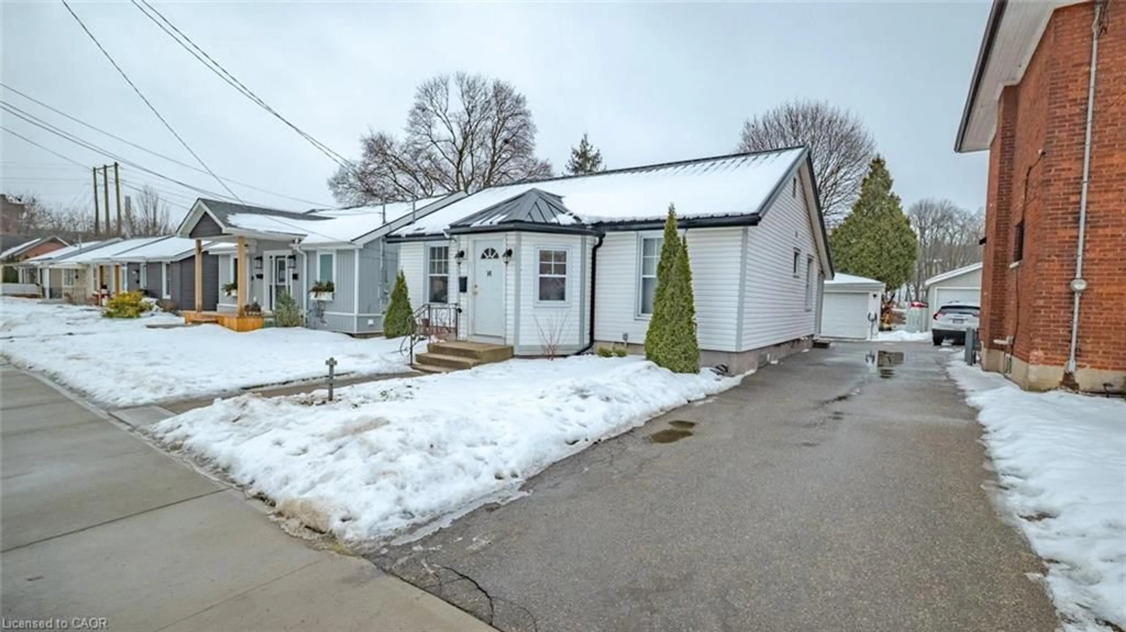 Unknown for 14 Willow St, Paris Ontario N3L 2K6