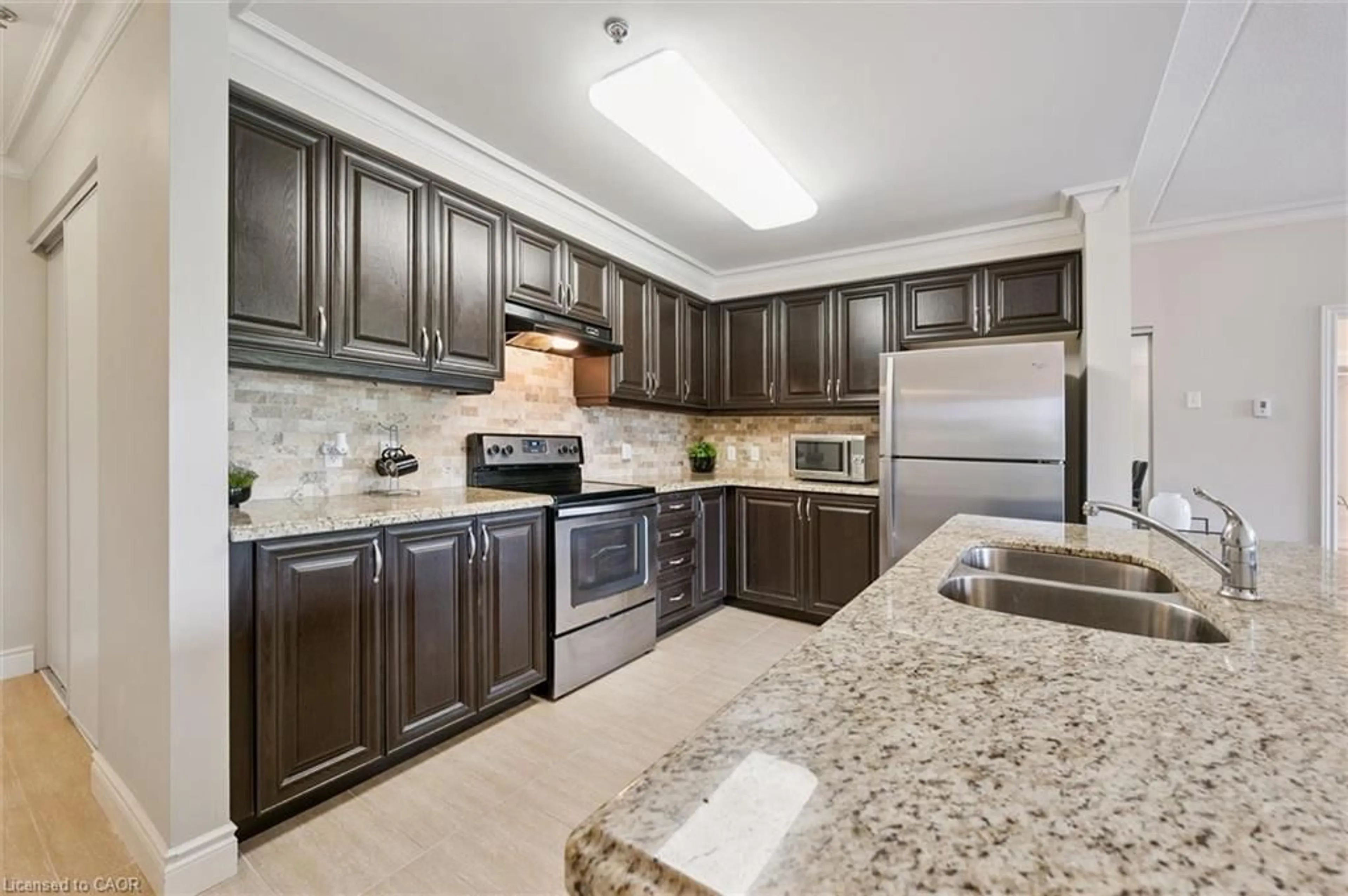 Standard kitchen, ceramic/tile floor for 1440 Gordon St #122, Guelph Ontario N1L 1C8