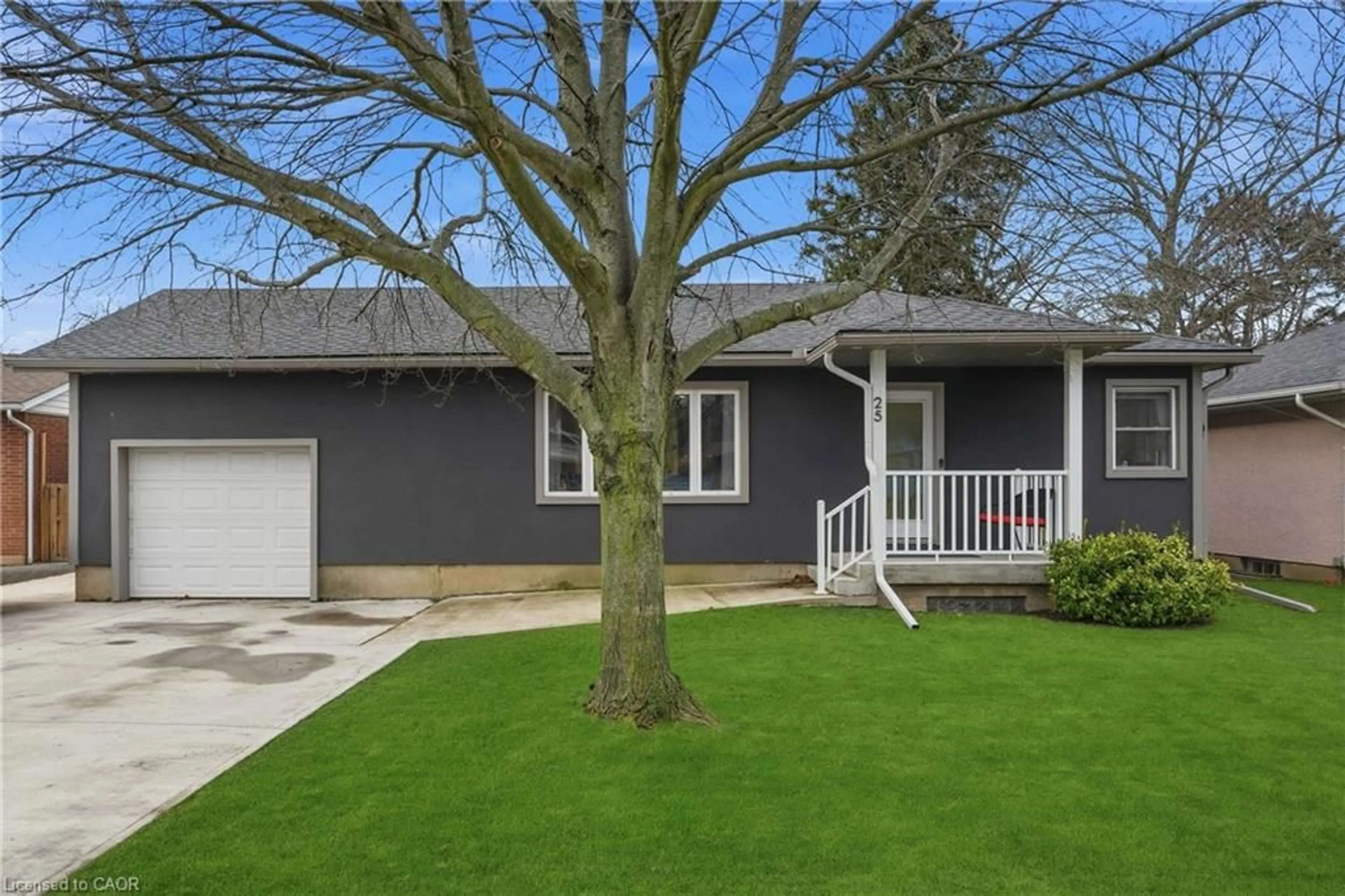 Home with vinyl exterior material, street for 25 Arthur St, St. Catharines Ontario L2M 1G8