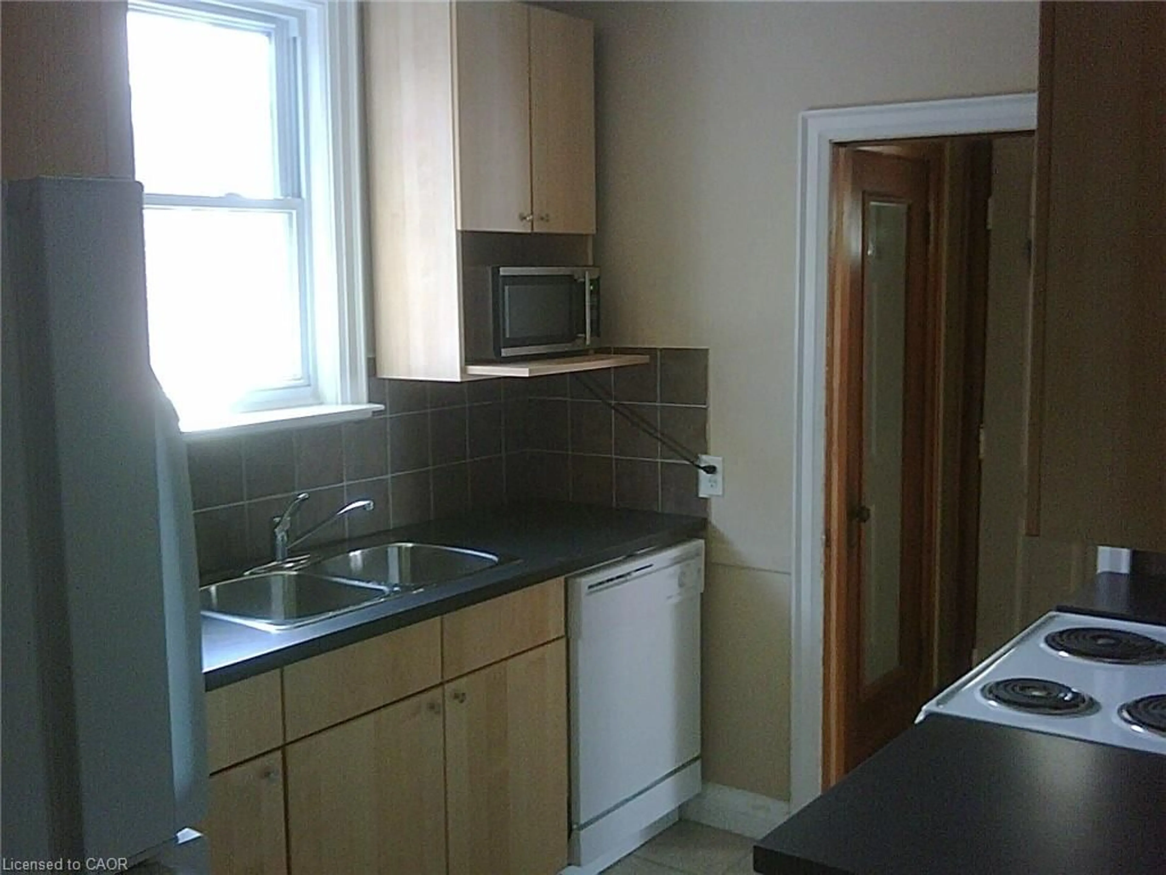 Standard kitchen, unknown for 93 Haddon Ave, Hamilton Ontario L8S 1X7