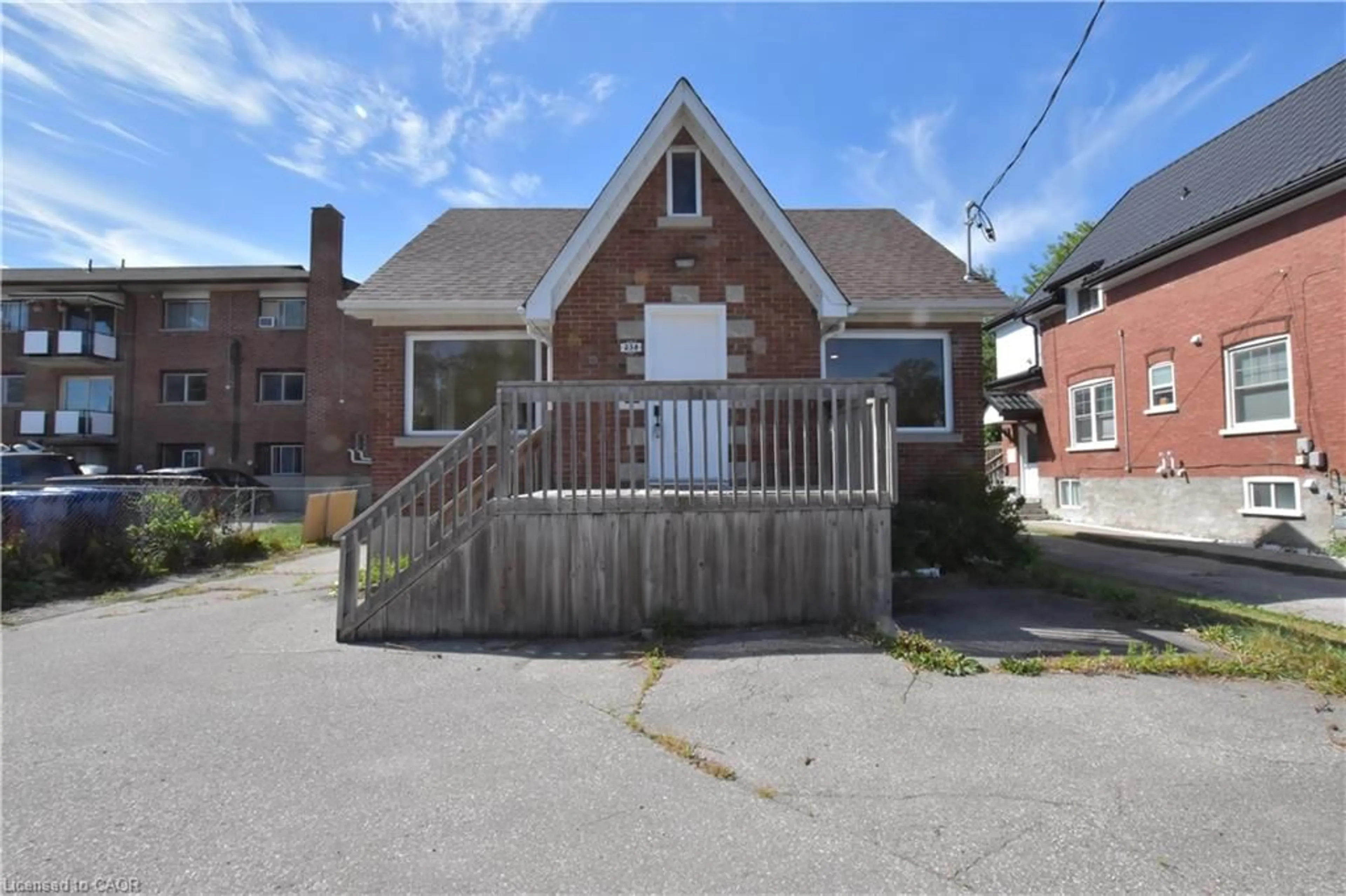 Unknown for 238 Lowther St, Cambridge Ontario N3H 1Y1