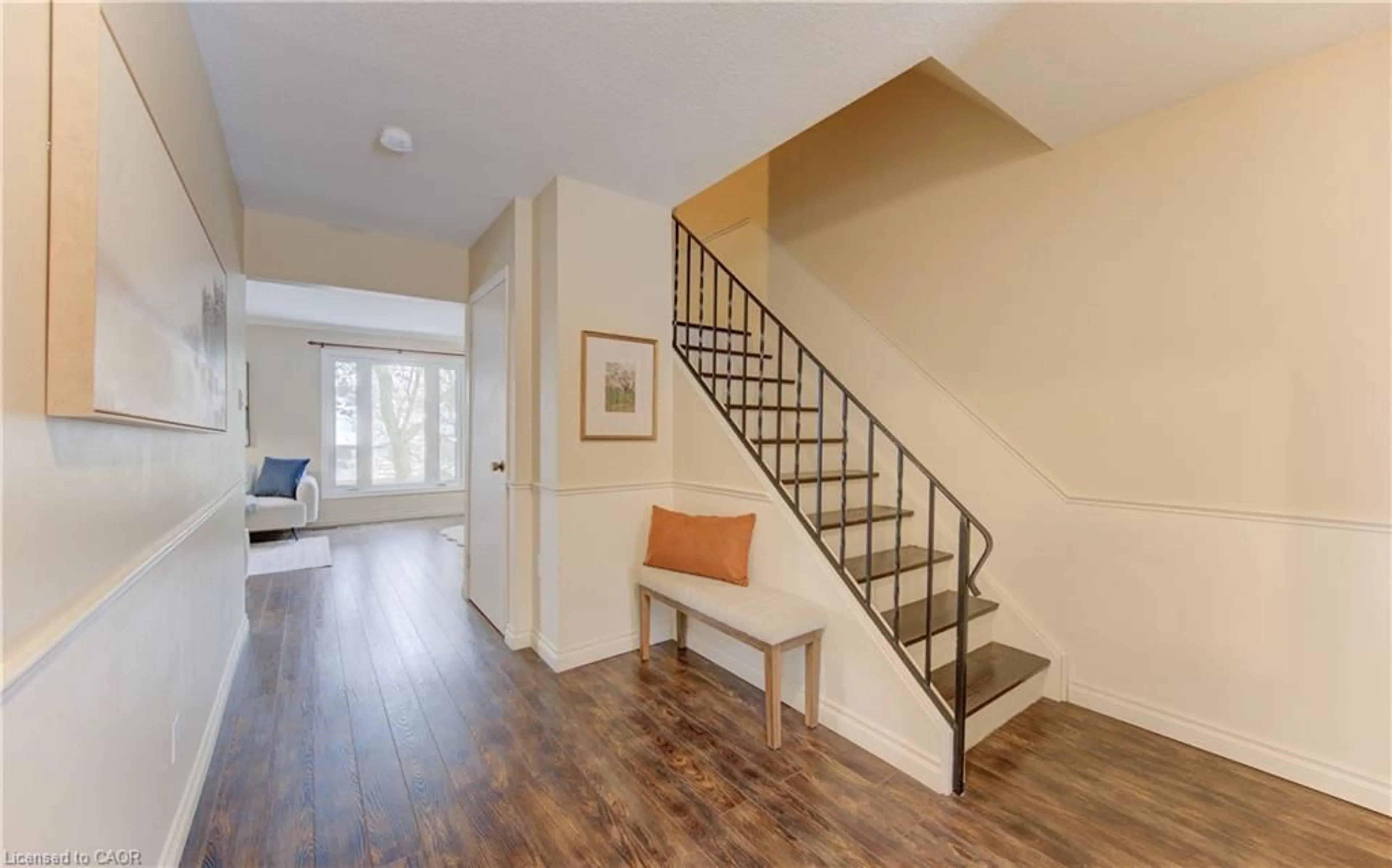 Indoor entryway for 88 Mcdougall Rd #F, Waterloo Ontario N2L 5C5