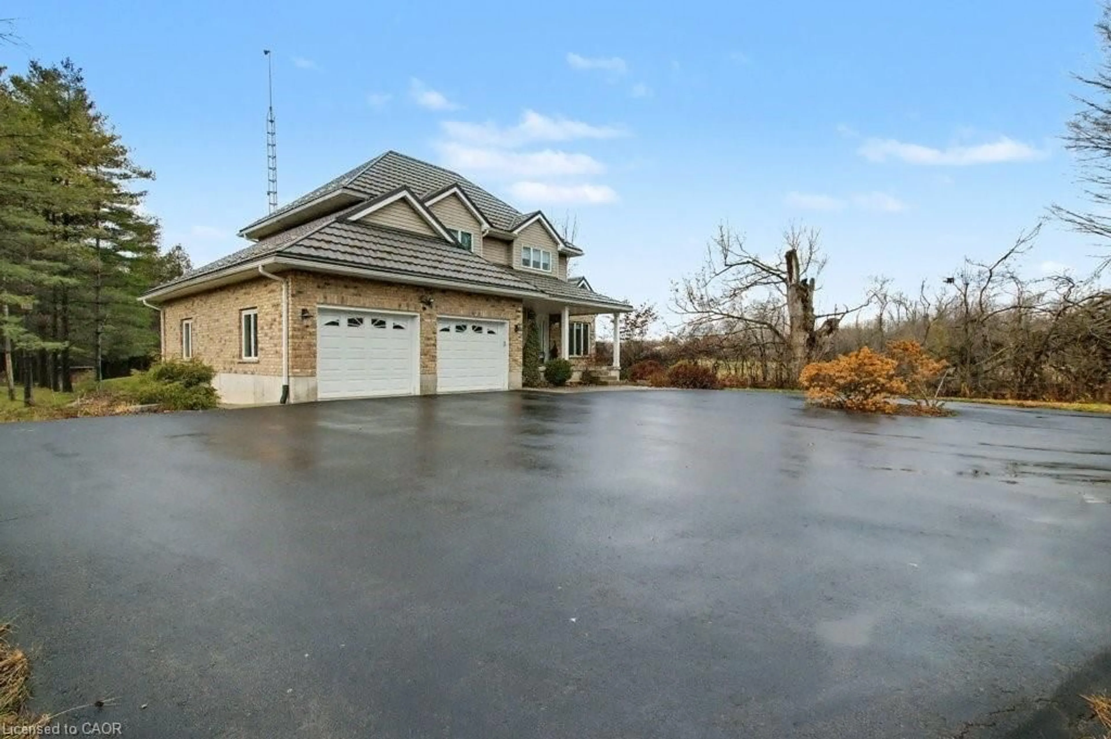 Indoor garage for 4578 Wellington Rd 35, Puslinch Ontario N0B 2J0