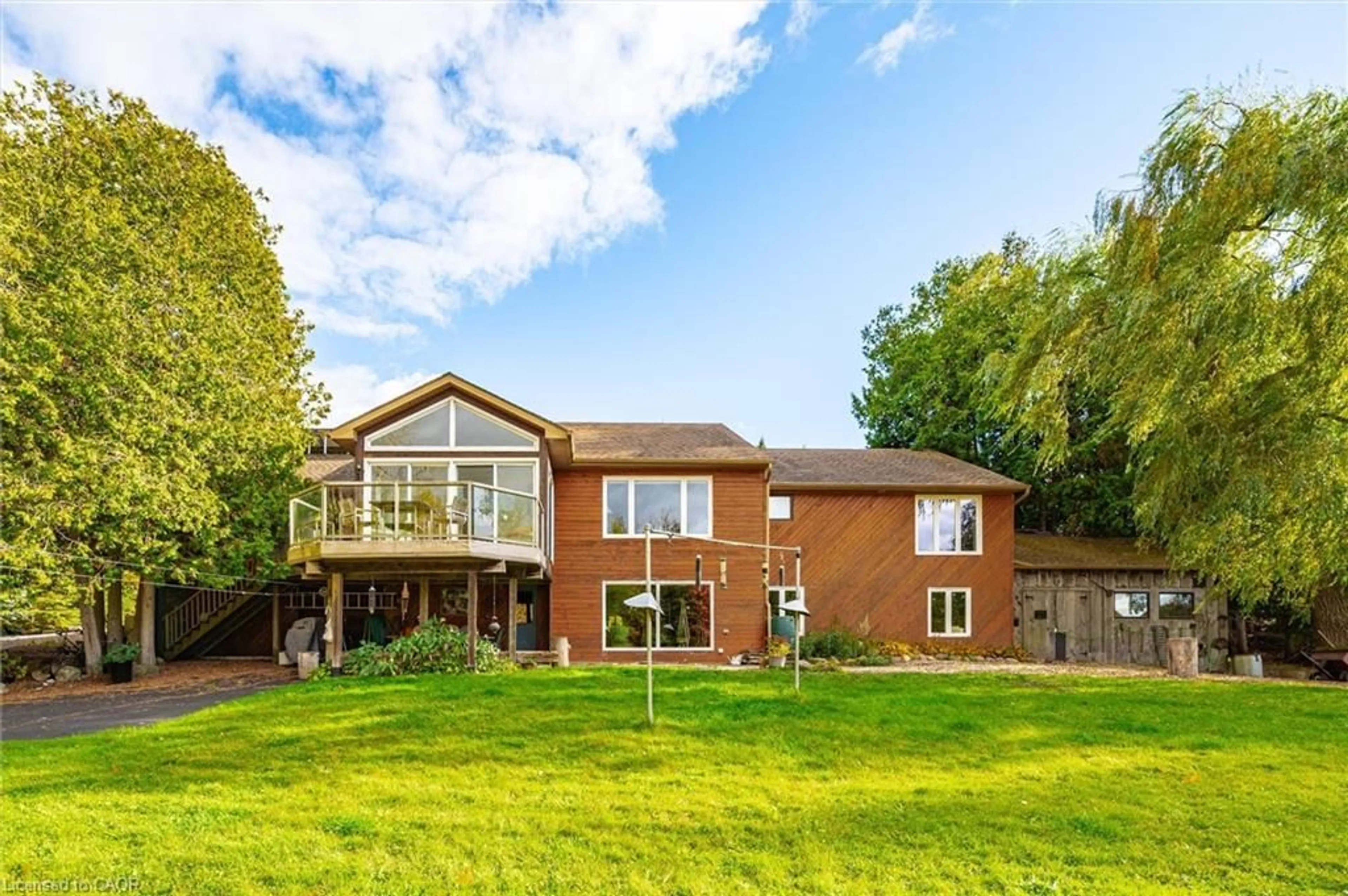 A pic from outside/outdoor area/front of a property/back of a property/a pic from drone, building for 8060 Wellington Rd 18, Fergus Ontario N1M 2W5