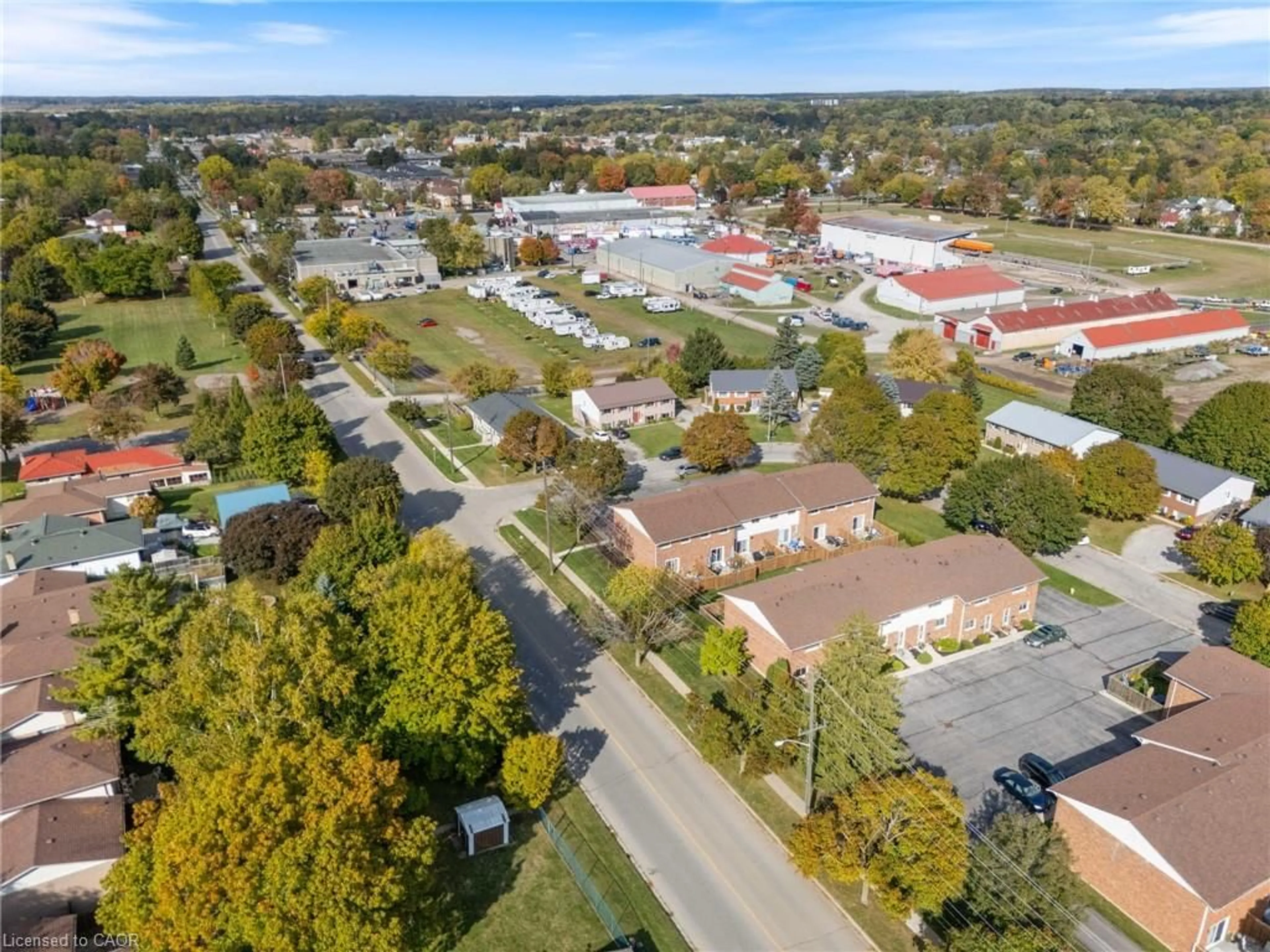 A pic from outside/outdoor area/front of a property/back of a property/a pic from drone, street for 10 Montclair Cres #5, Simcoe Ontario N3Y 4R9